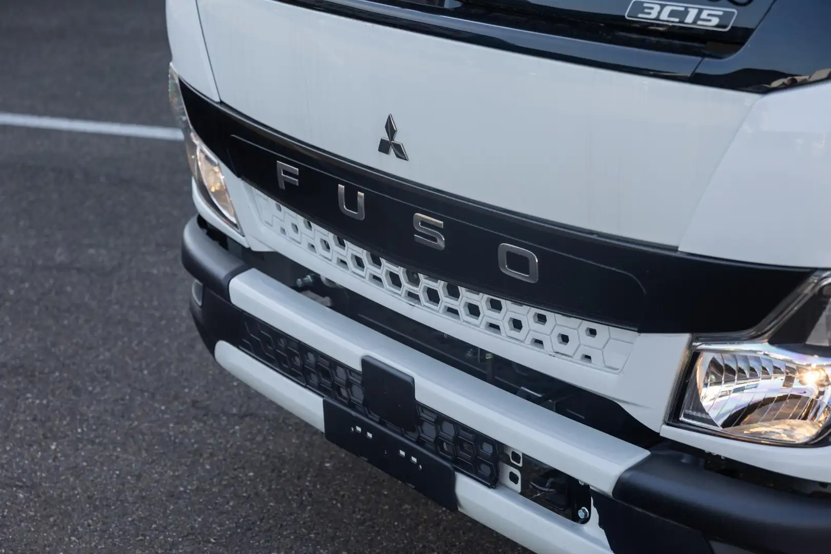 Mitsubishi Canter 3C 15 LWB Weiß - 2