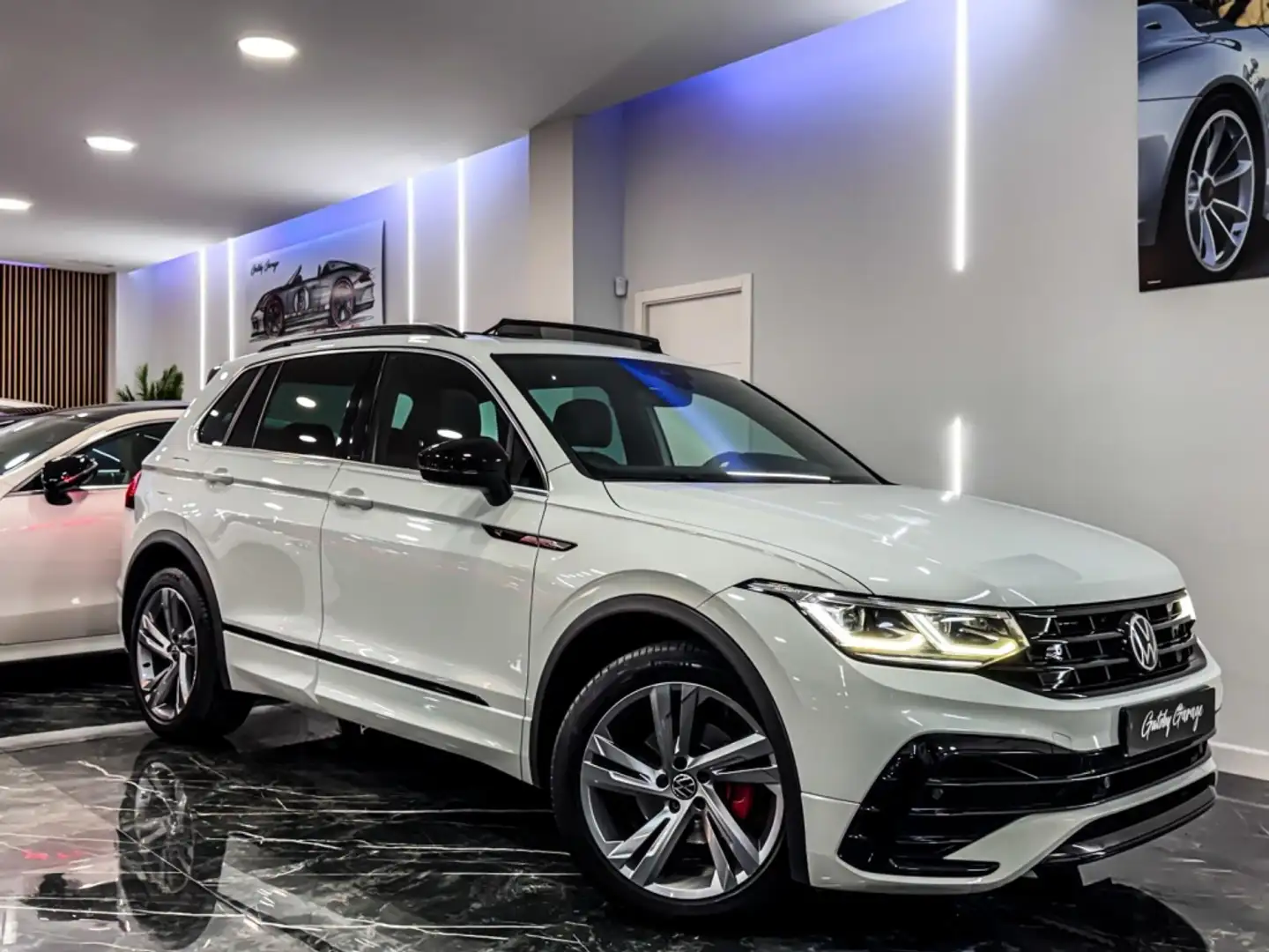 Volkswagen Tiguan 2.0TDI R-Line 4Motion DSG 110kW Weiß - 2