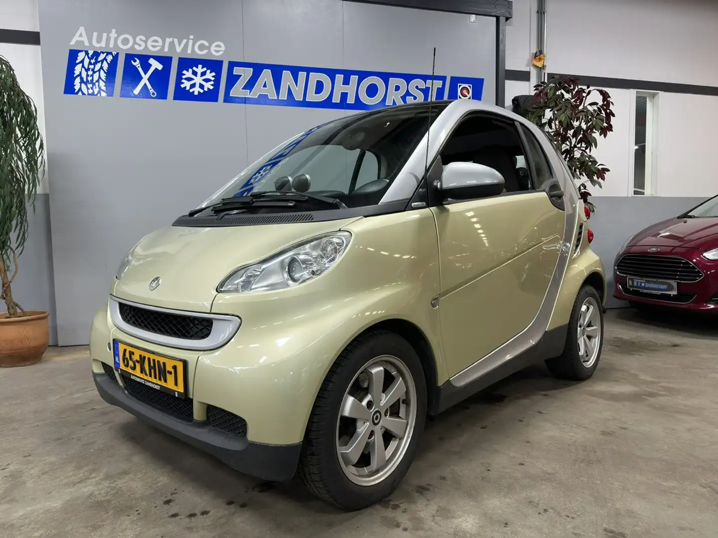 smart forTwo coupé 1.0 mhd Passion Grijs - 1