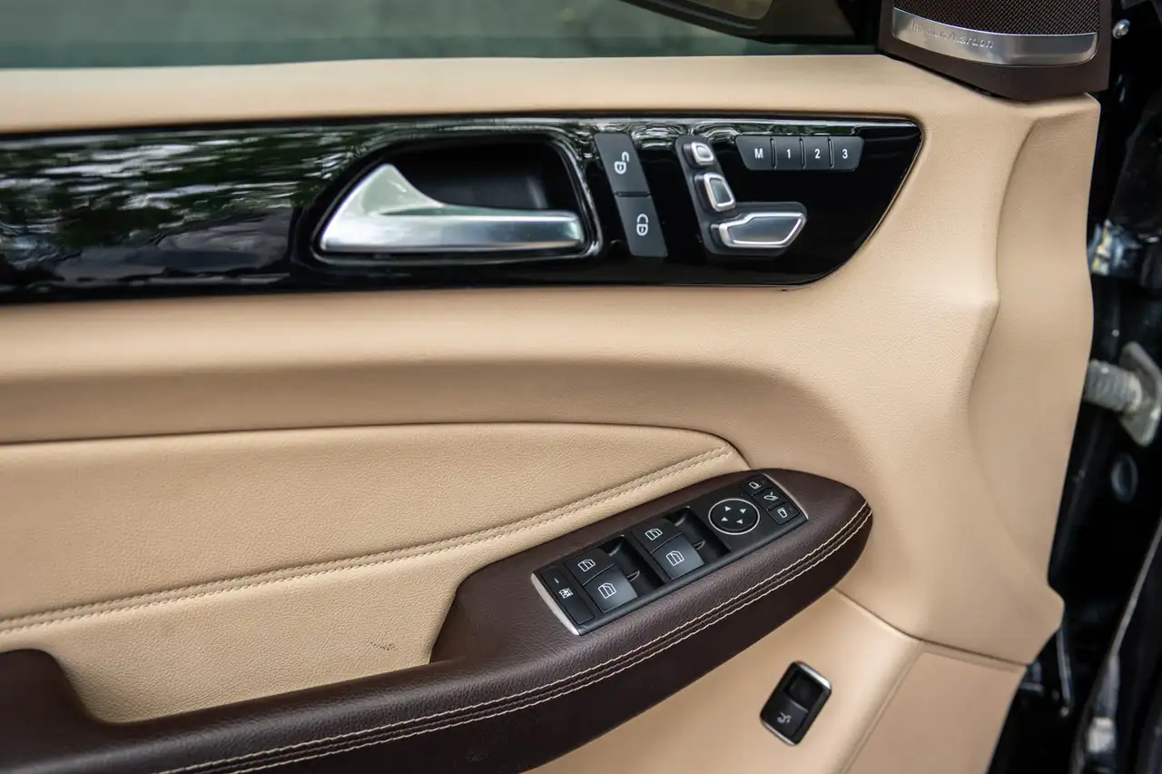 Mercedes-Benz GLE снимка Mercedes-Benz GLE