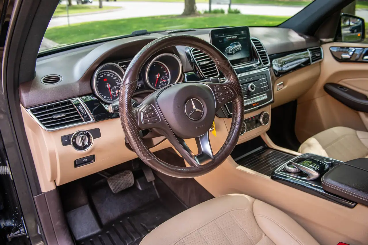 Mercedes-Benz GLE снимка Mercedes-Benz GLE