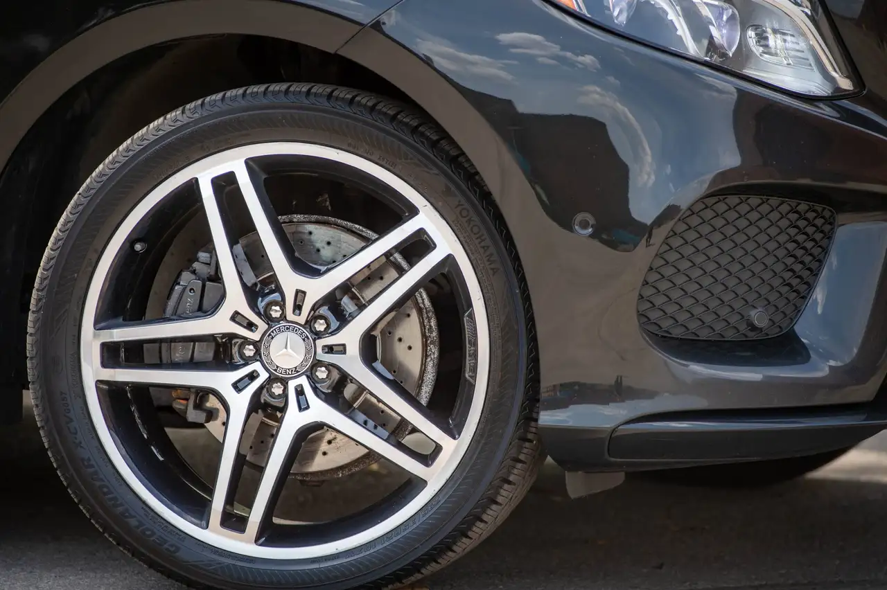Mercedes-Benz GLE снимка Mercedes-Benz GLE
