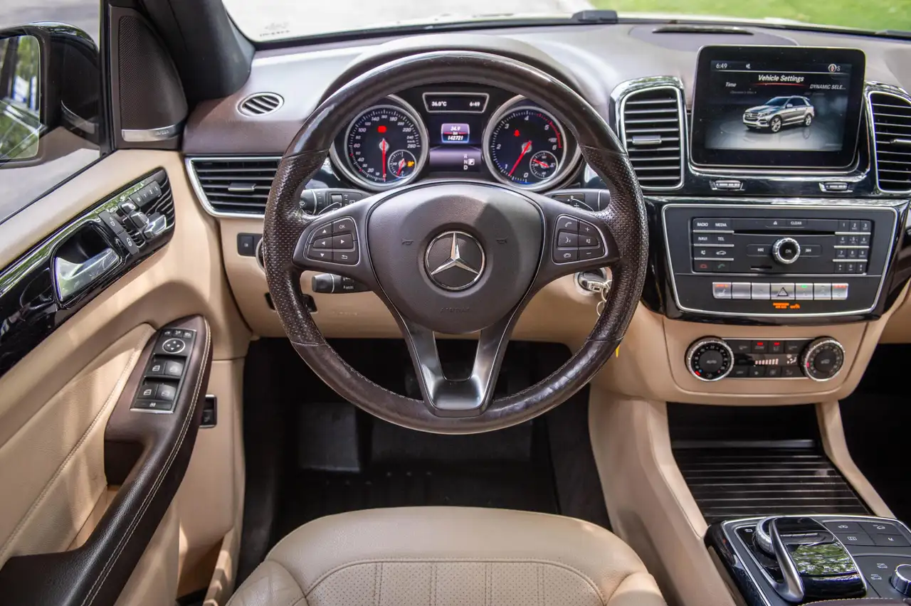 Mercedes-Benz GLE снимка Mercedes-Benz GLE