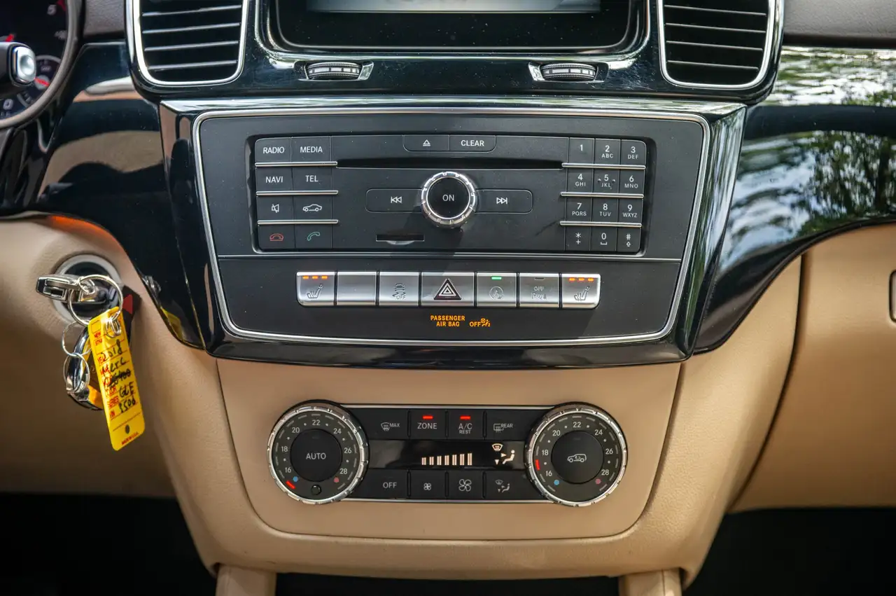Mercedes-Benz GLE снимка Mercedes-Benz GLE