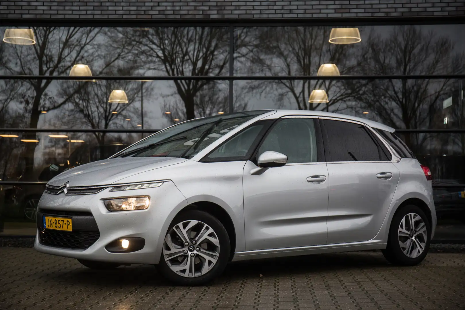 Citroen C4 Picasso 1.2 PureTech Selection 1ste eigenaar!, Trekhaak. Grijs - 2