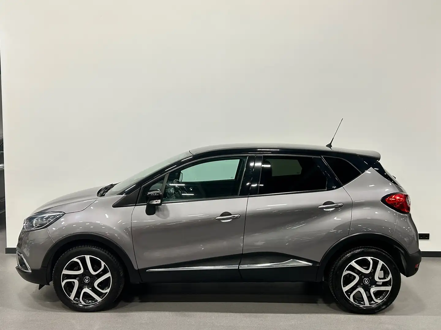 Renault Captur 1.2 TCe Dynamique Automaat Grijs - 2