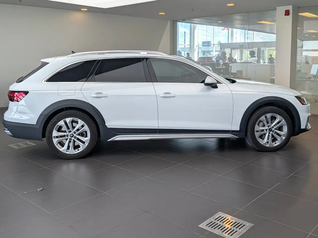 Audi A4 allroad снимка Audi A4 allroad