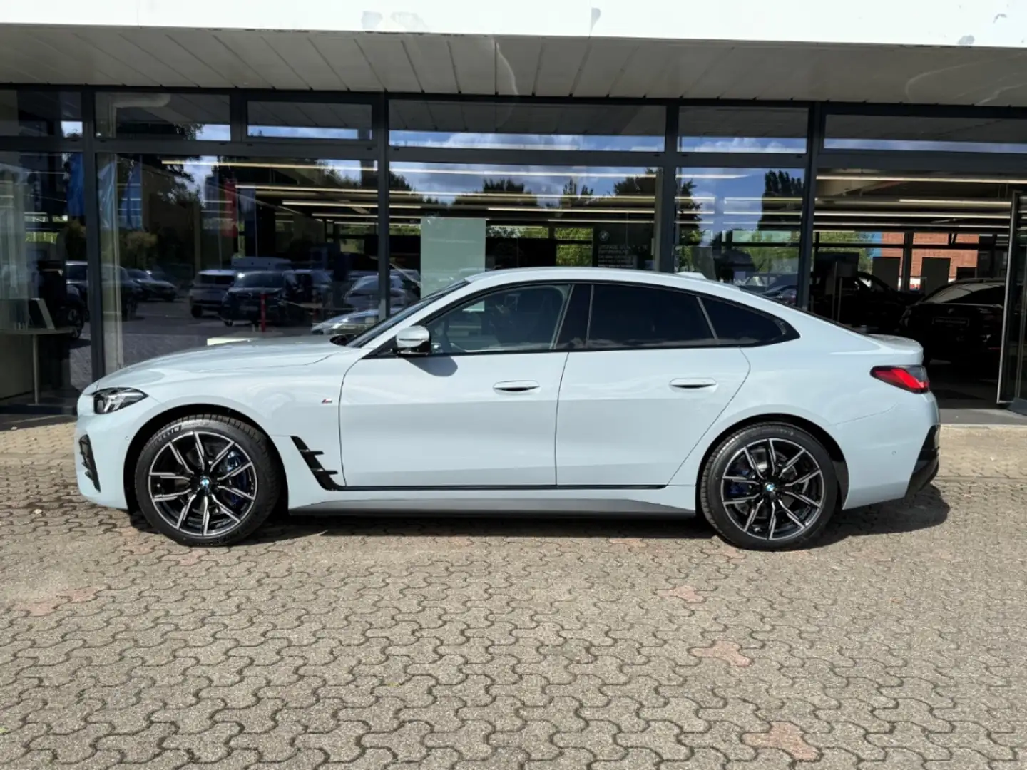 BMW i4 eDrive35 Gran Coupe M Sport Driving Assistant Prof Grau - 2