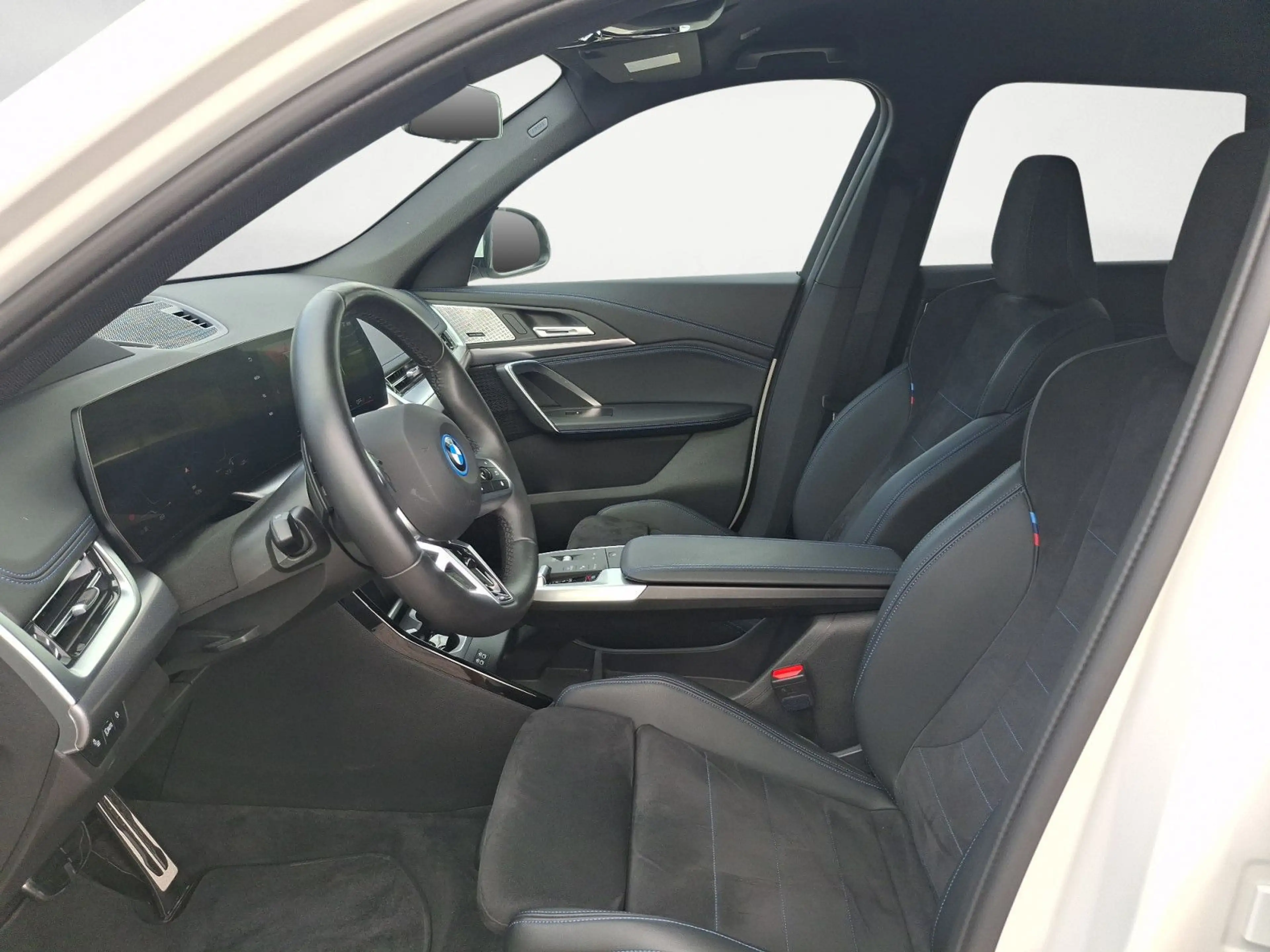 BMW iX1 xDrive30 M Sportpaket Head-Up Memory vorn — photo 12