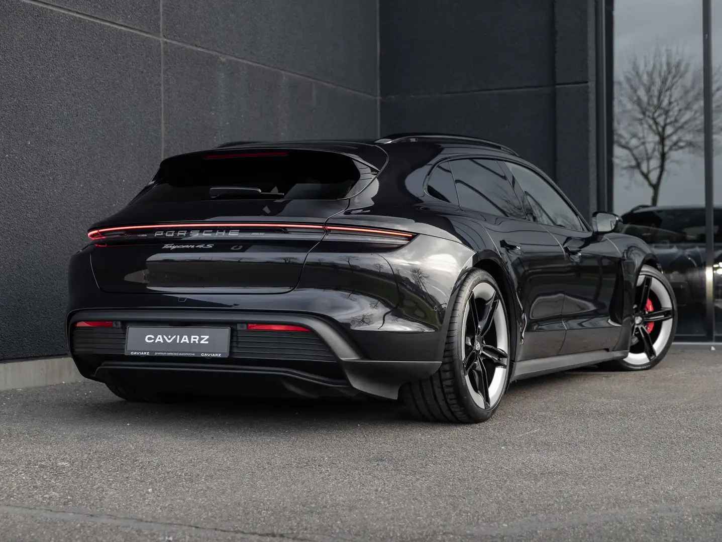 Porsche Taycan 4S ST 105KW/P.BAT+/HDMAT/INNO/HUD/360/CHR/BOSE/18W Noir - 2