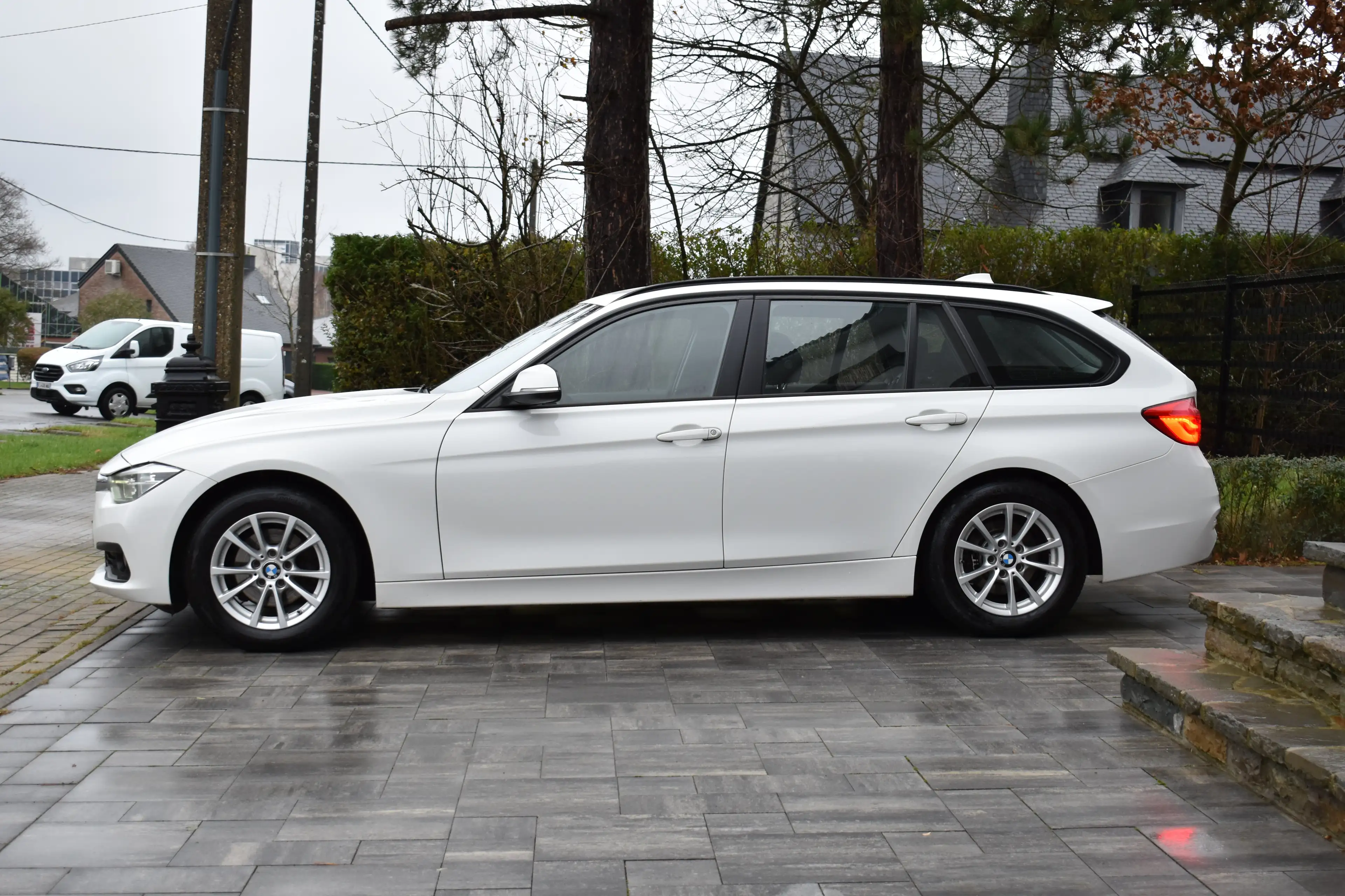 BMW 316 D Touring Business Edition — photo 2