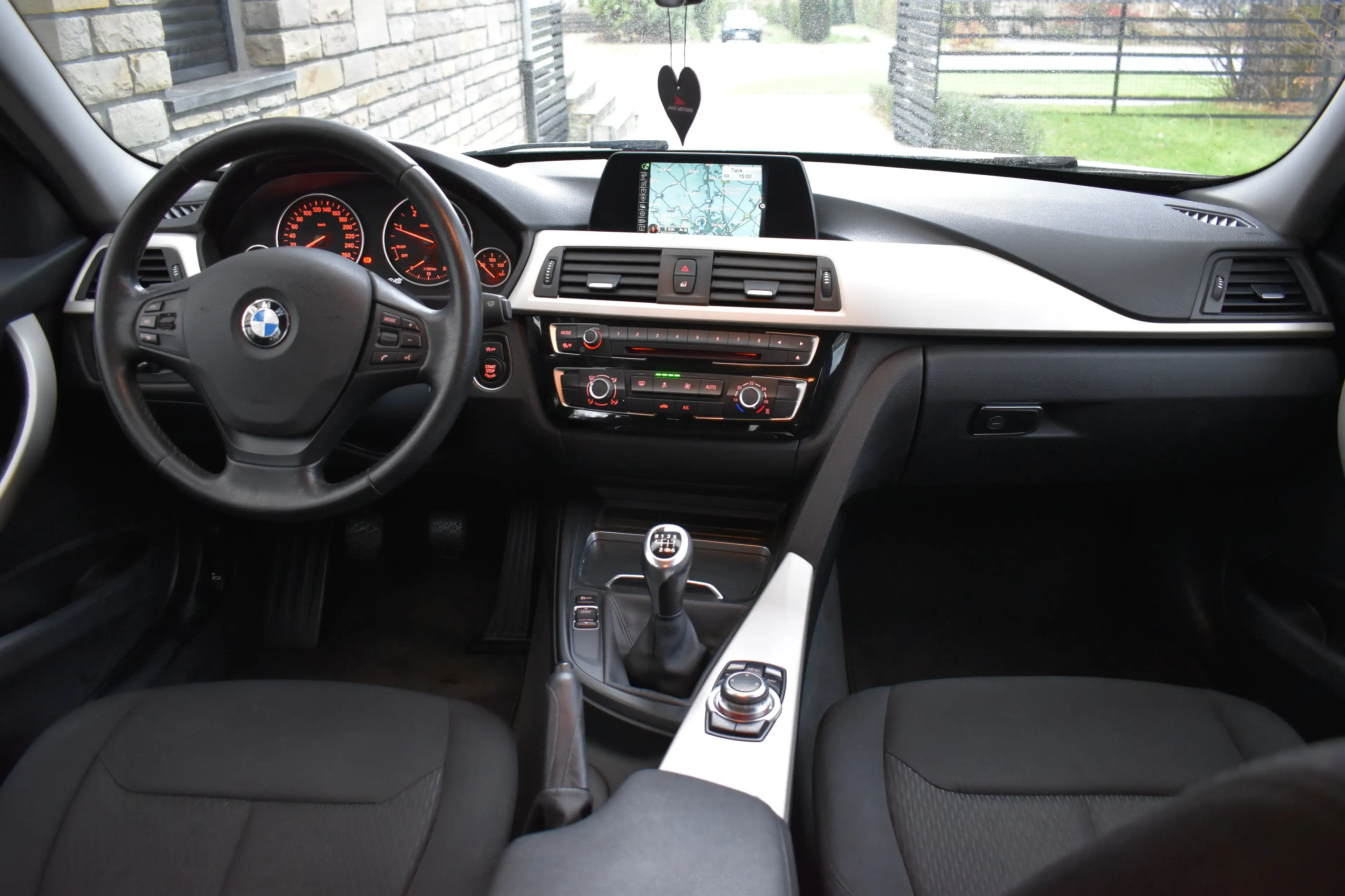 BMW 316 D Touring Business Edition — photo 10