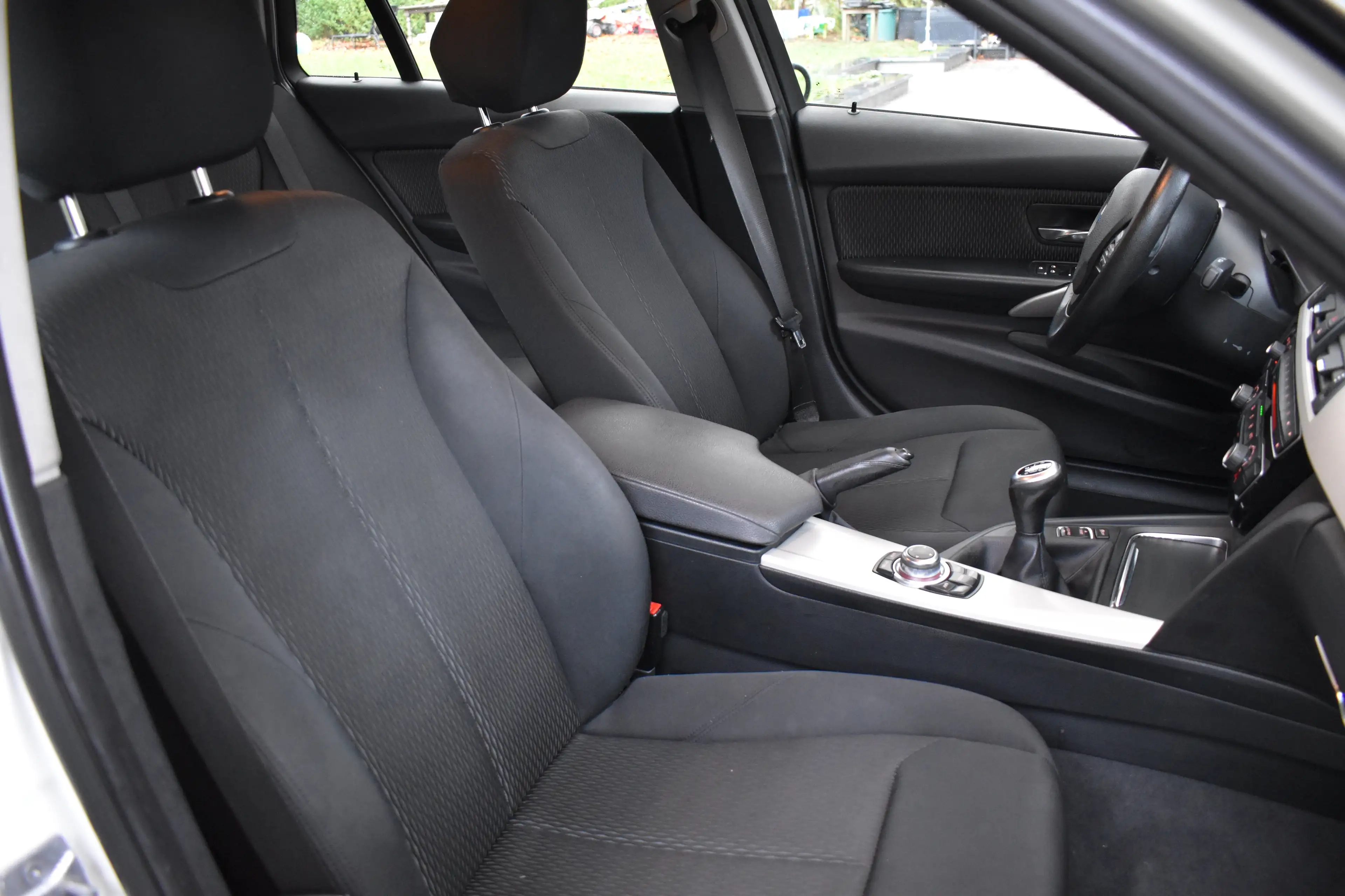BMW 316 D Touring Business Edition — photo 12