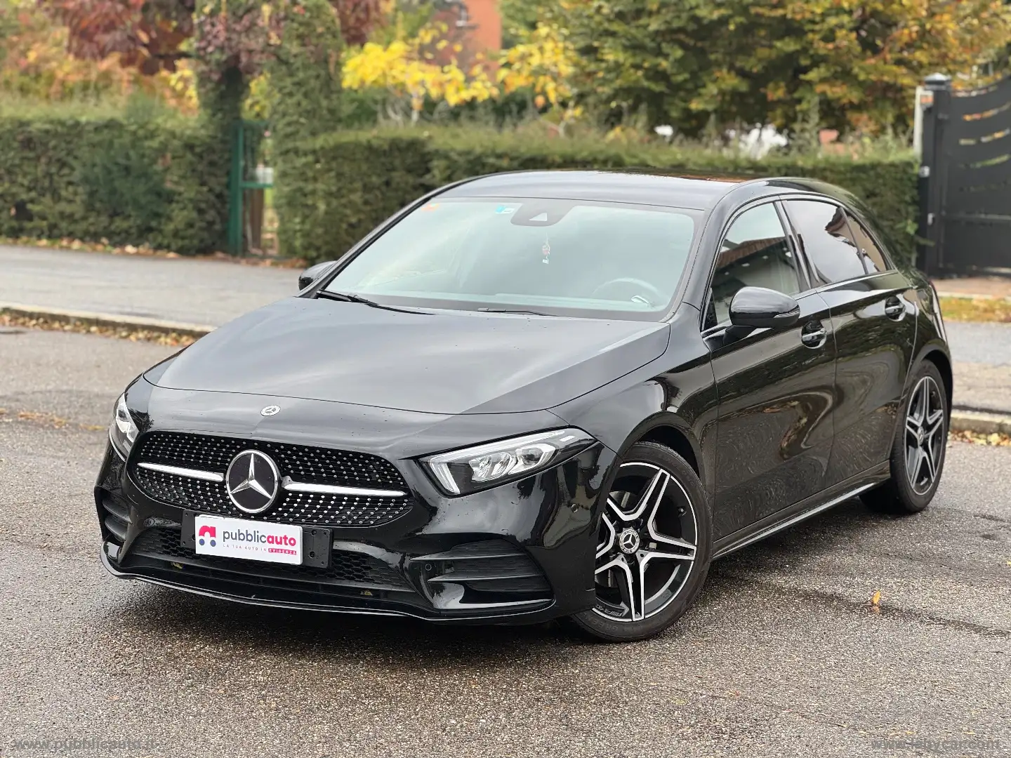 Mercedes-Benz A 200 A 200 d Automatic Premium Night Edition Zwart - 1