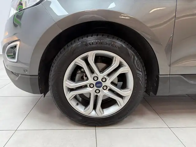 Ford Edge view 5