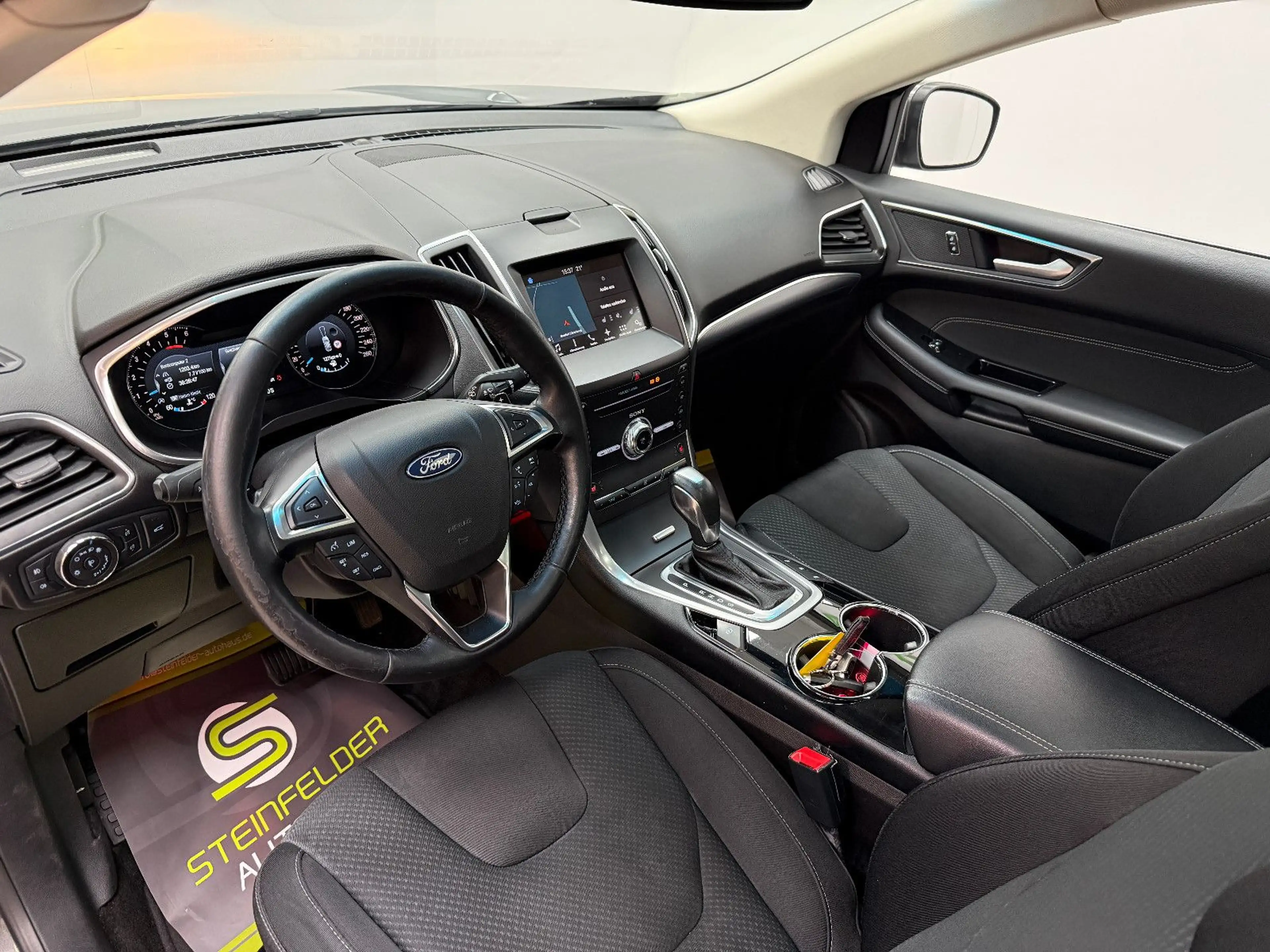 Ford Edge Titanium 4x4 PANORAMA / KAMERA / TEMPOMAT — photo 10