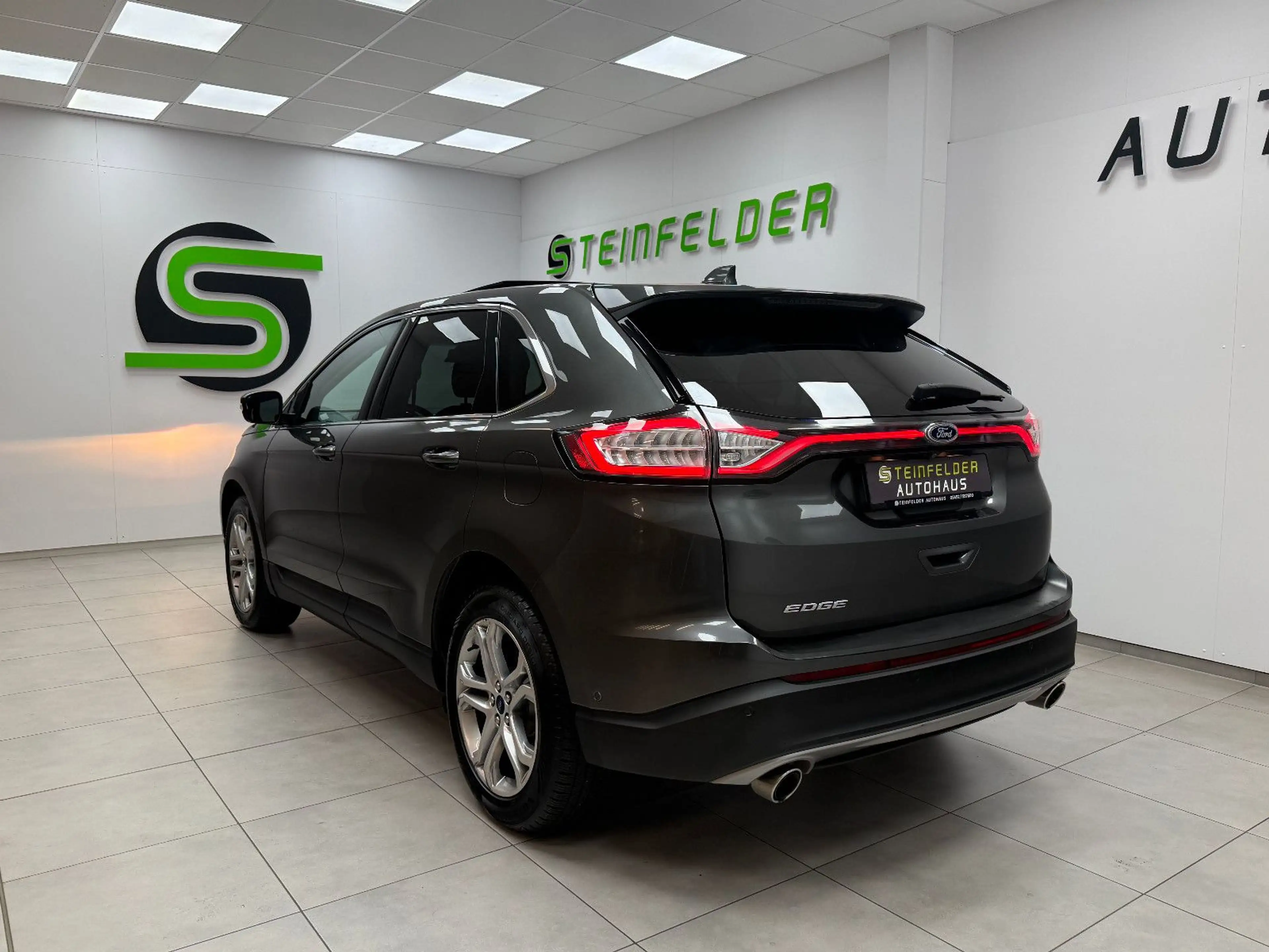 Ford Edge Titanium 4x4 PANORAMA / KAMERA / TEMPOMAT — photo 6
