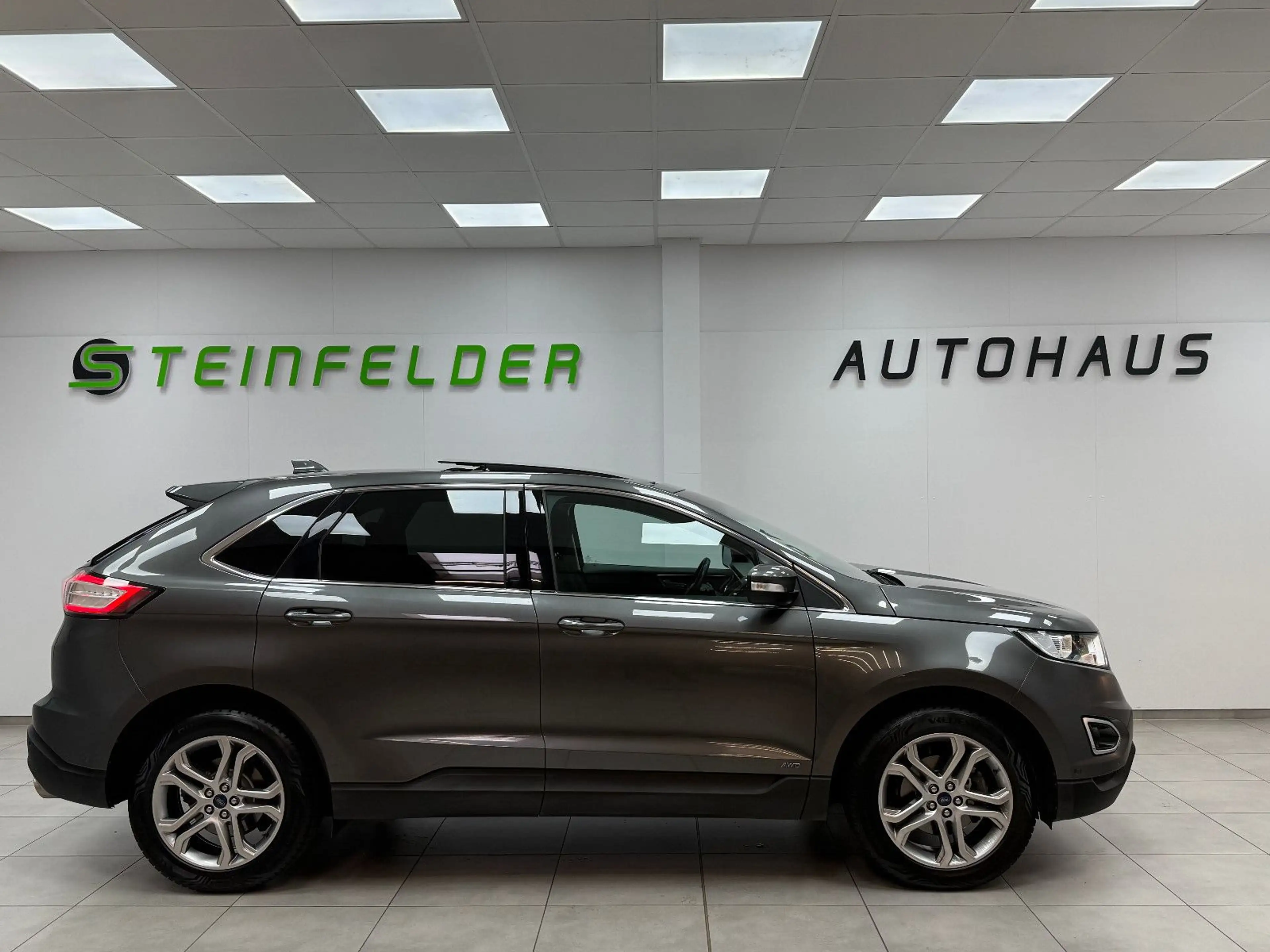 Ford Edge Titanium 4x4 PANORAMA / KAMERA / TEMPOMAT — photo 9