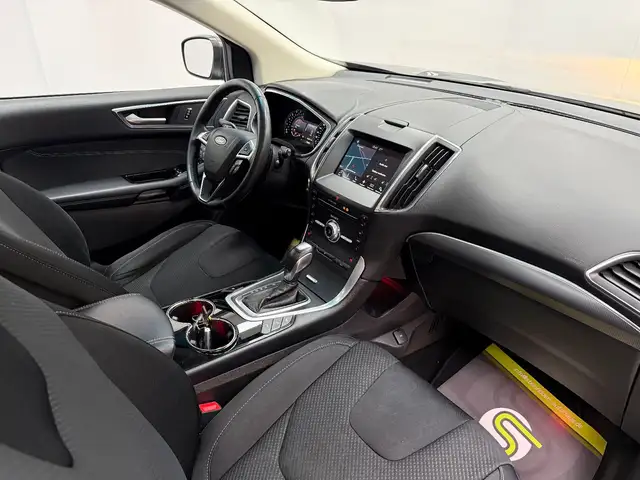 Ford Edge view 11