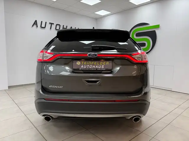 Ford Edge view 7