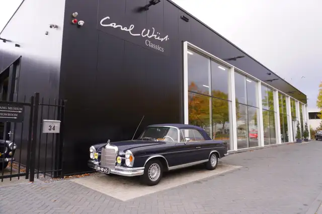 Mercedes-Benz 220 SE