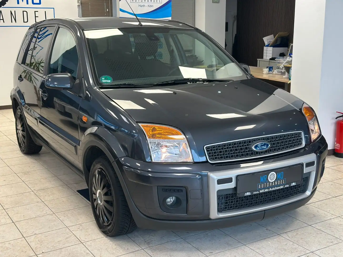 Ford Fusion Plus°Automatik°Klima°PDC°Anhänger°Tüv Gris - 2