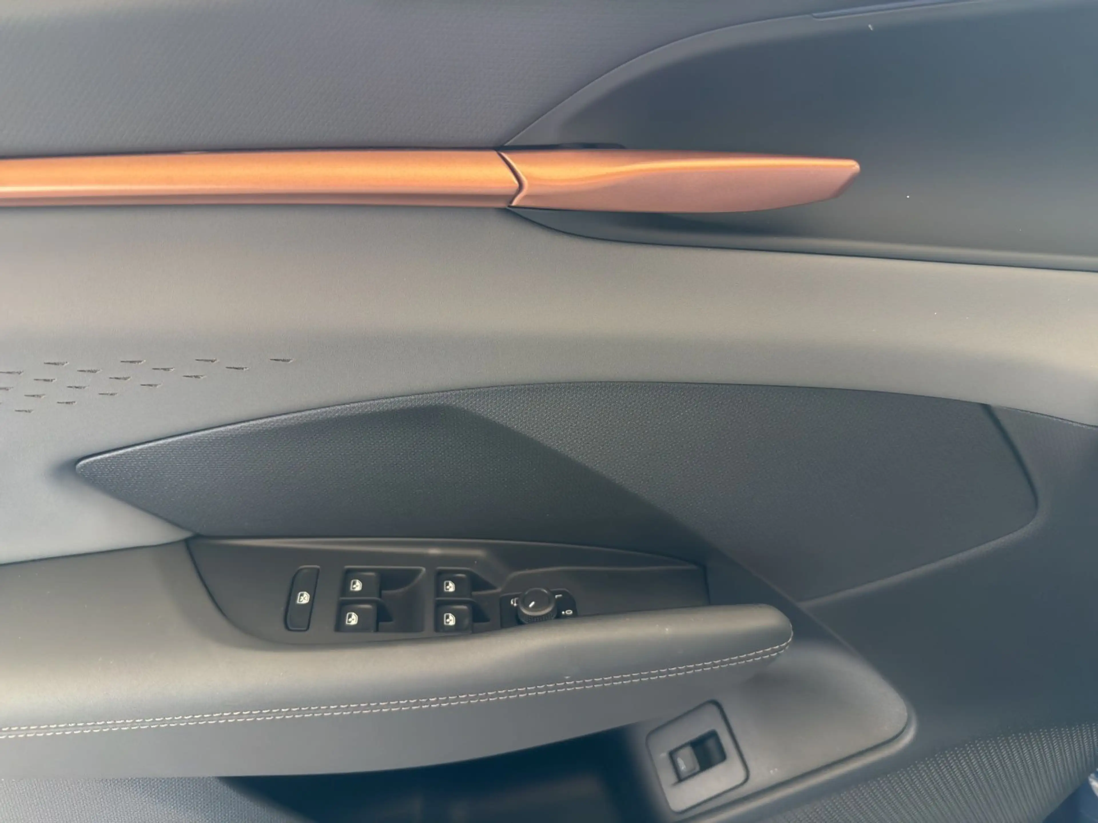 CUPRA Terramar 1.5 eTSI PARKLENK eSITZE HEAD-UP 360° — photo 8