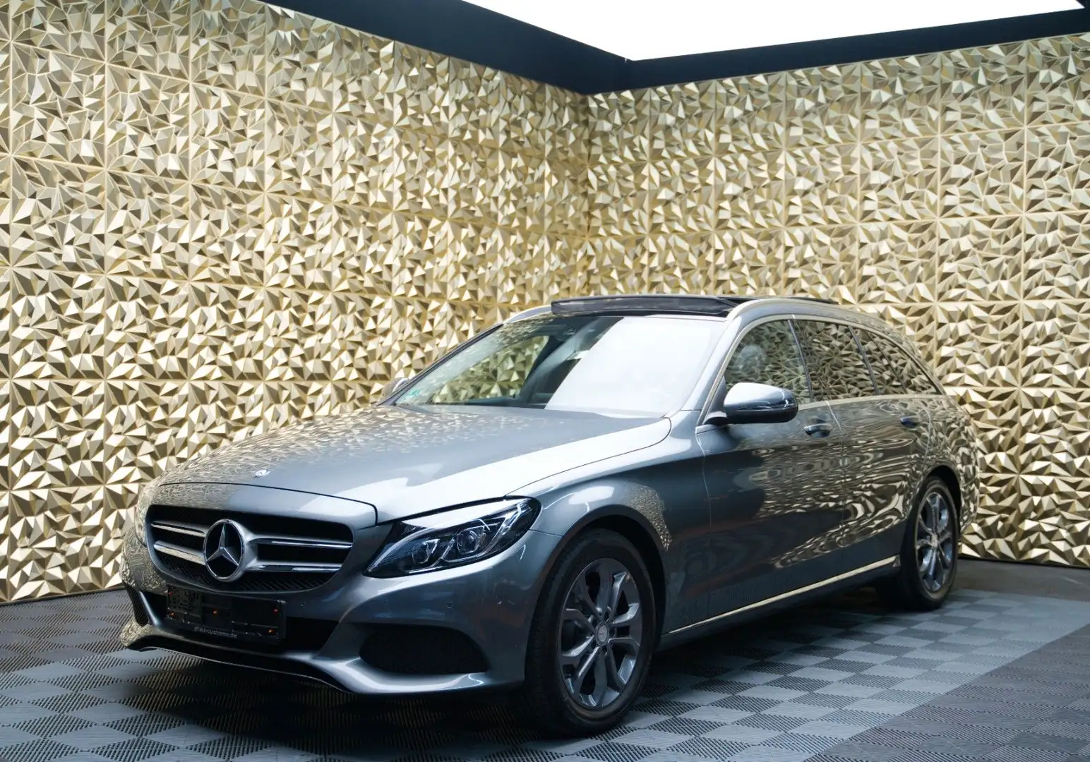 Mercedes-Benz C 180 T CGI|COMAND|LED|ILC|PANO|SCHALTER Gris - 1