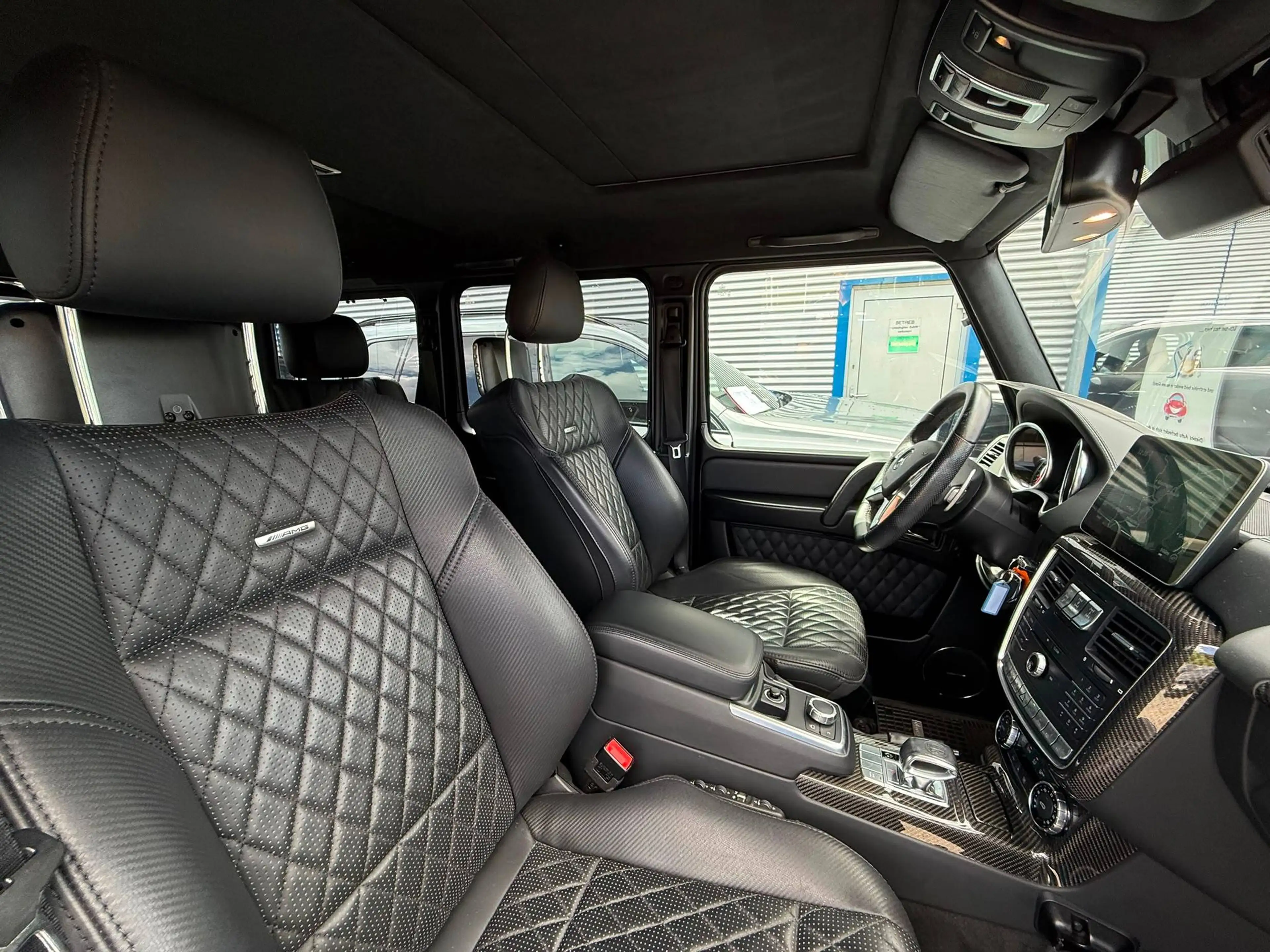 Mercedes-Benz G 63 AMG G 63 AMG Edition 463 , DEutsche Auslieferung, DVD im Fond — photo 7