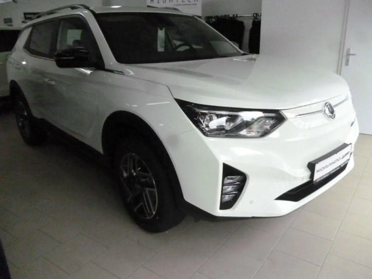 SsangYong Korando E-Motion Platinum Wärmepumpe Navi Sitzh. Wit - 1
