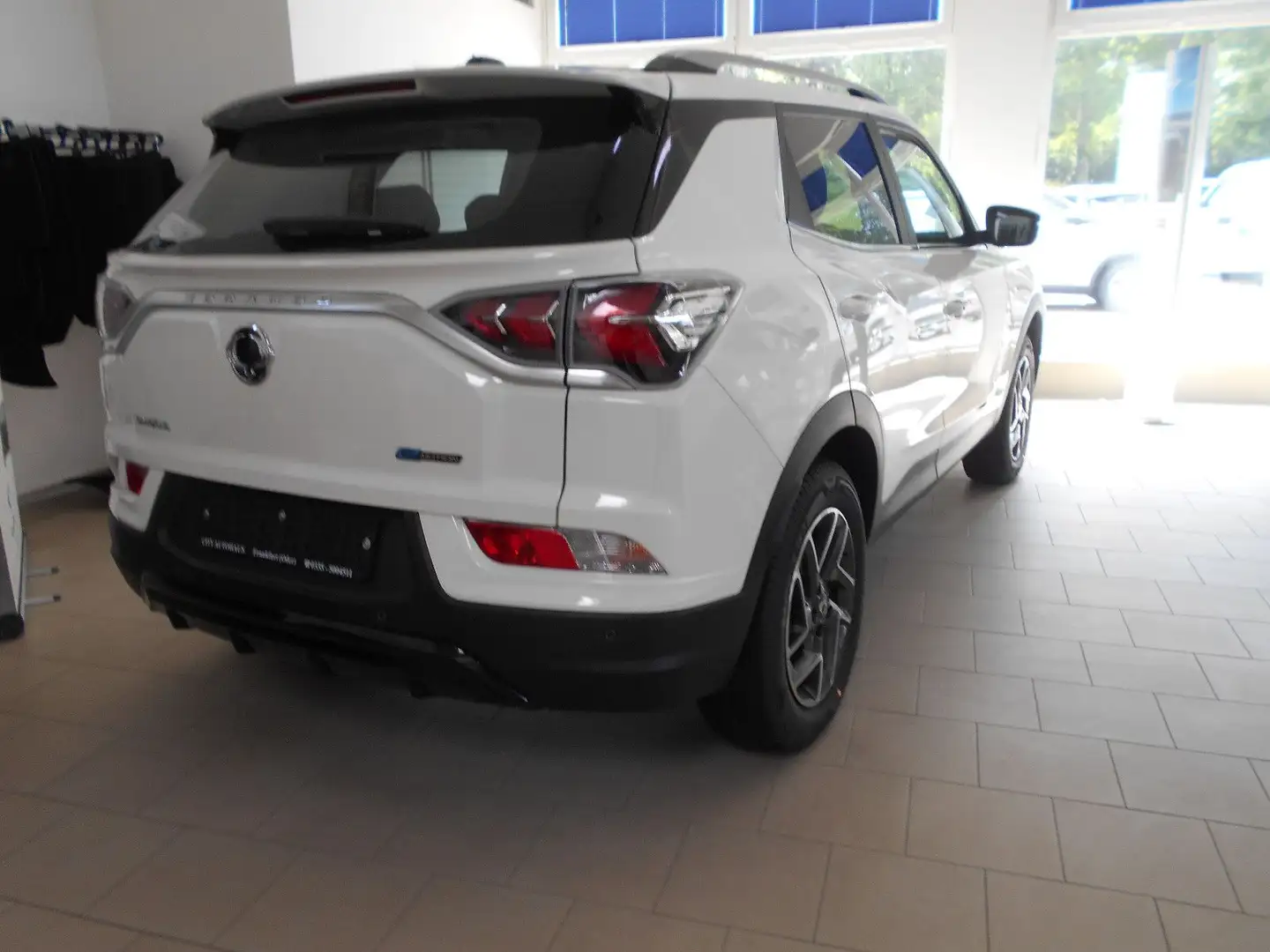 SsangYong Korando E-Motion Platinum Wärmepumpe Navi Sitzh. Wit - 2