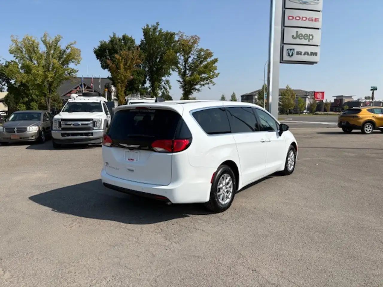 Chrysler Grand Caravan снимка Chrysler Grand Caravan