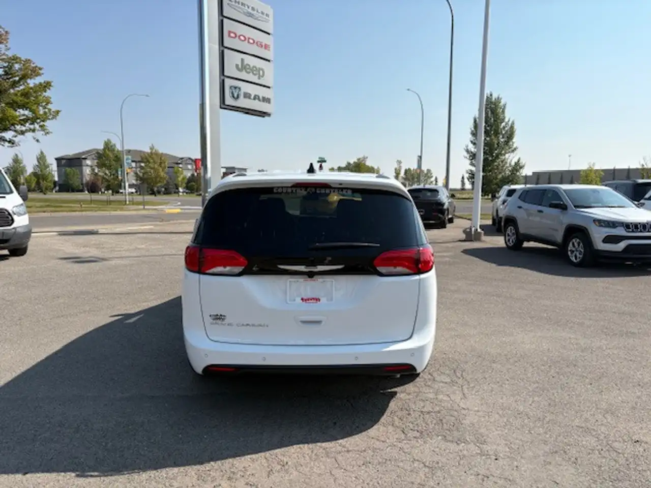 Chrysler Grand Caravan снимка Chrysler Grand Caravan