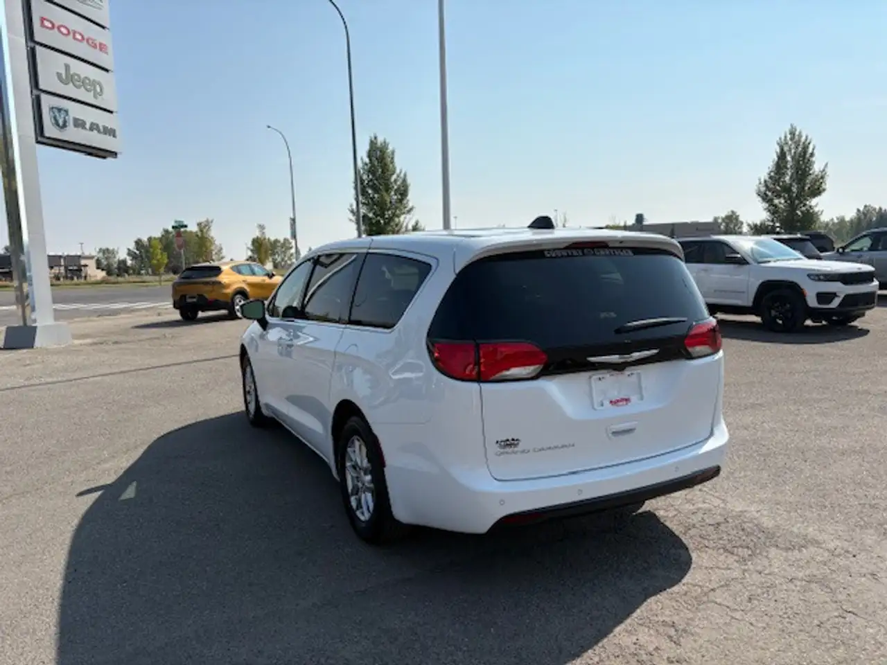Chrysler Grand Caravan снимка Chrysler Grand Caravan