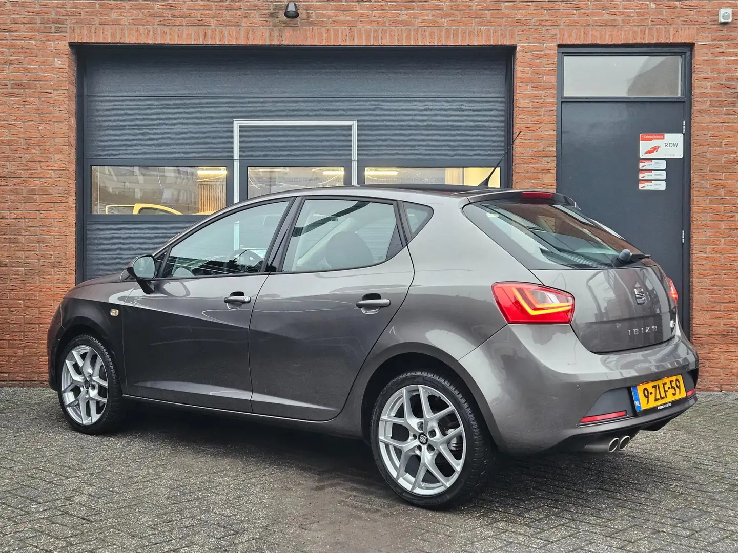 SEAT Ibiza 1.4 TSI FR ACT 17" Navi PDC Cruise ECC Grau - 2