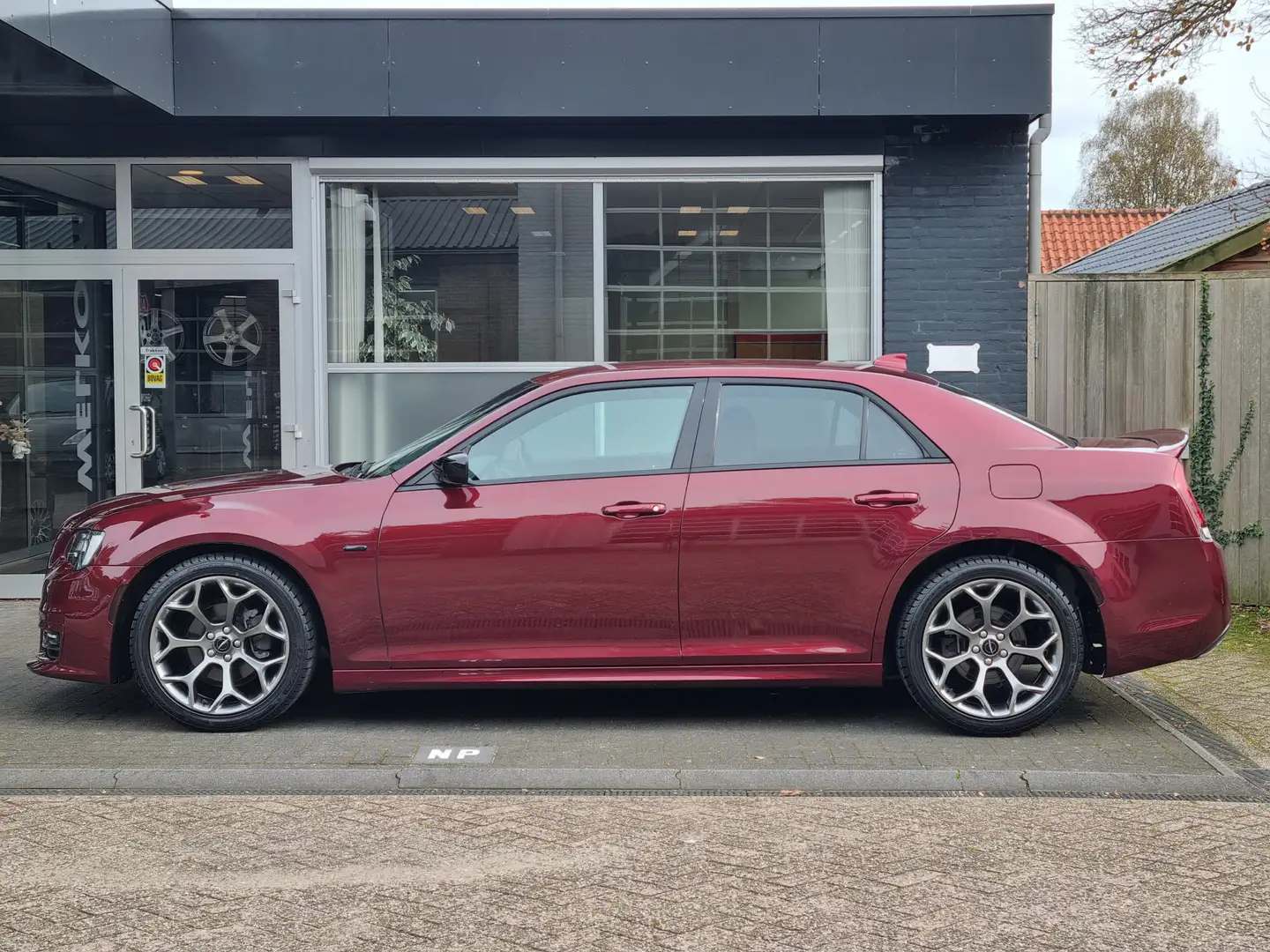 Chrysler 300C 3.6 V6 Burgundy Sport / LEDER / STOELVERW. / BEATS Červená - 2