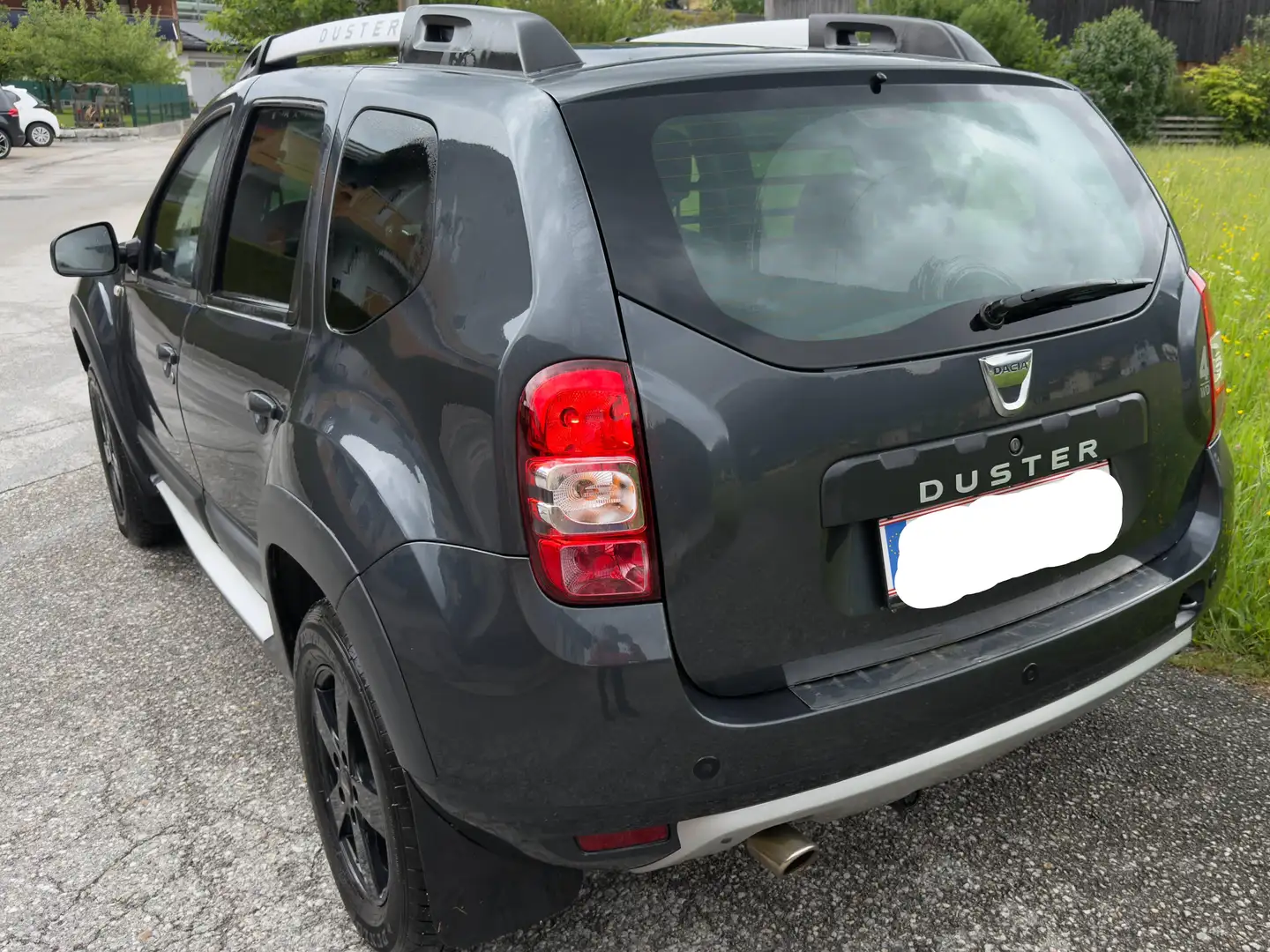 Dacia Duster Dacia Duster Urban Explorer dCi 110 S&S 4WD SUV / Geländewagen Grau - 2