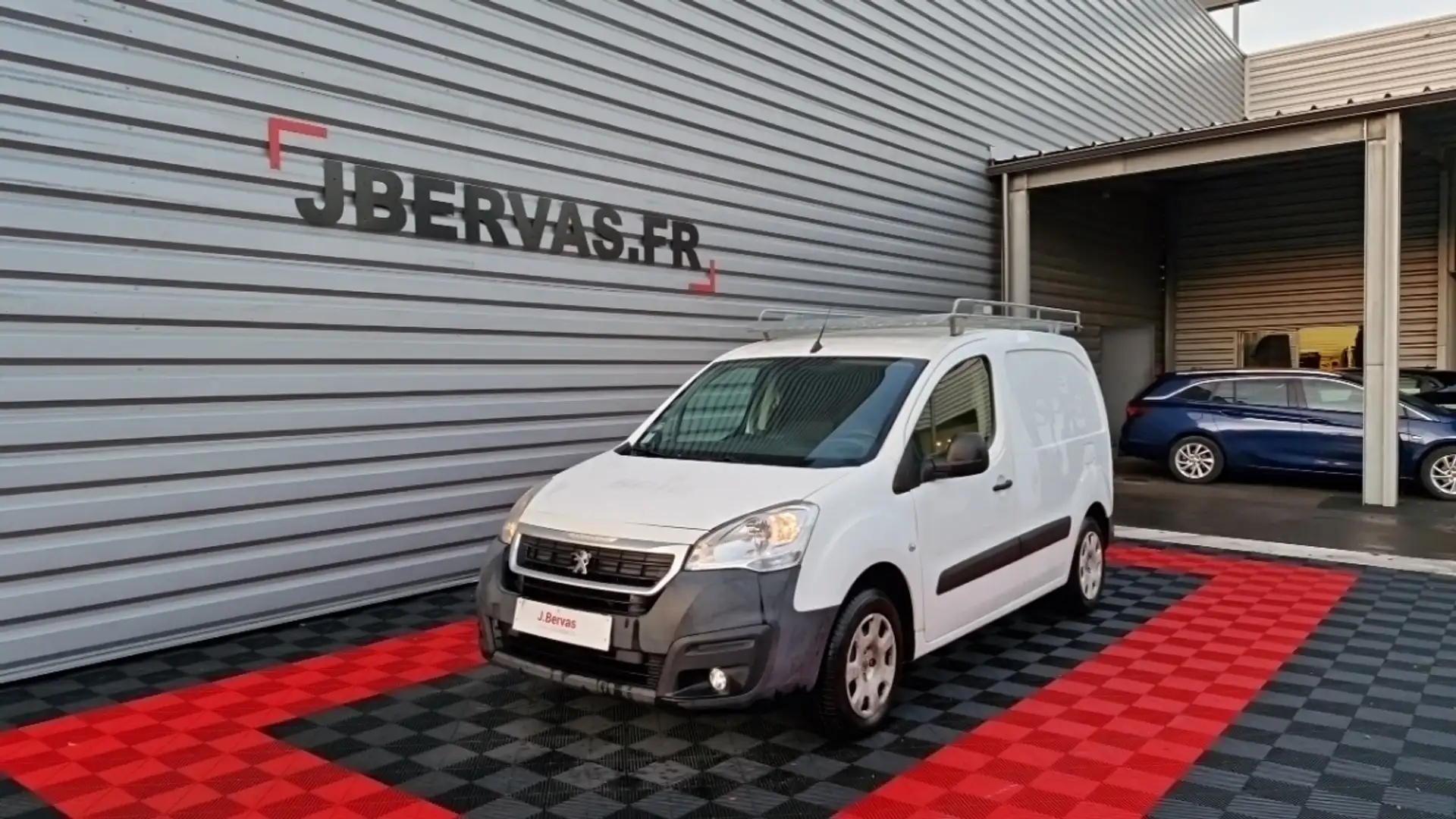 Peugeot Partner FOURGON STANDARD 1.6 VTI 98 BVM5 PREMIUM PACK Blanc - 1