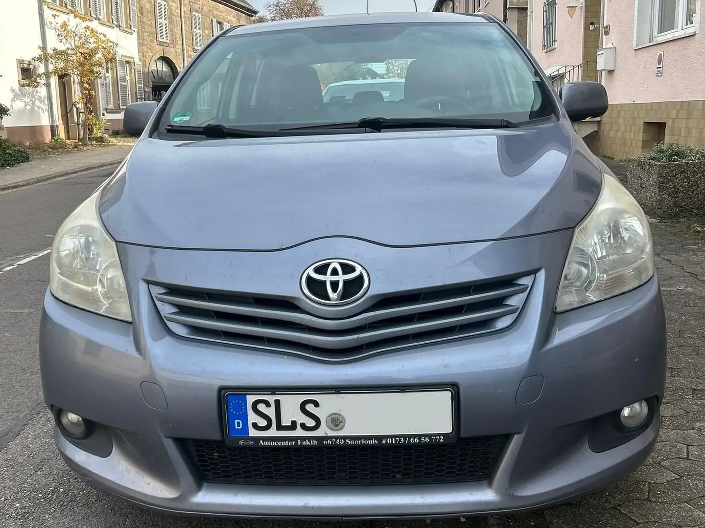 Toyota Verso Verso 2.0 D-4D Life Silber - 1