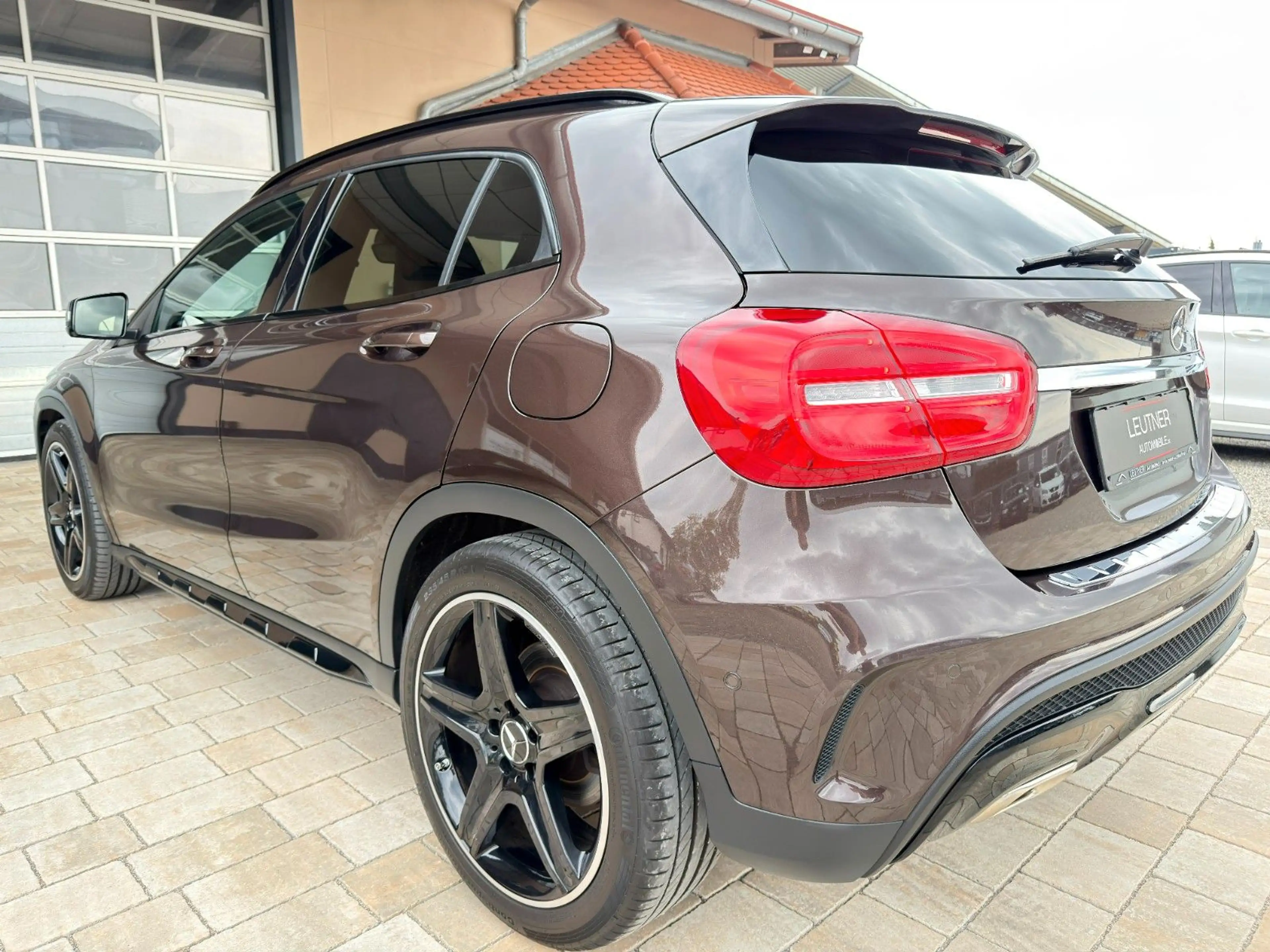 Mercedes-Benz GLA 200 AMG 2.Hand MB-Service Top !!! — photo 8