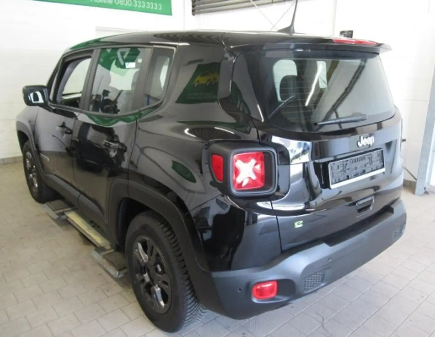 Jeep Renegade 1,5 130 PS Longitude Automatik Schwarz - 2