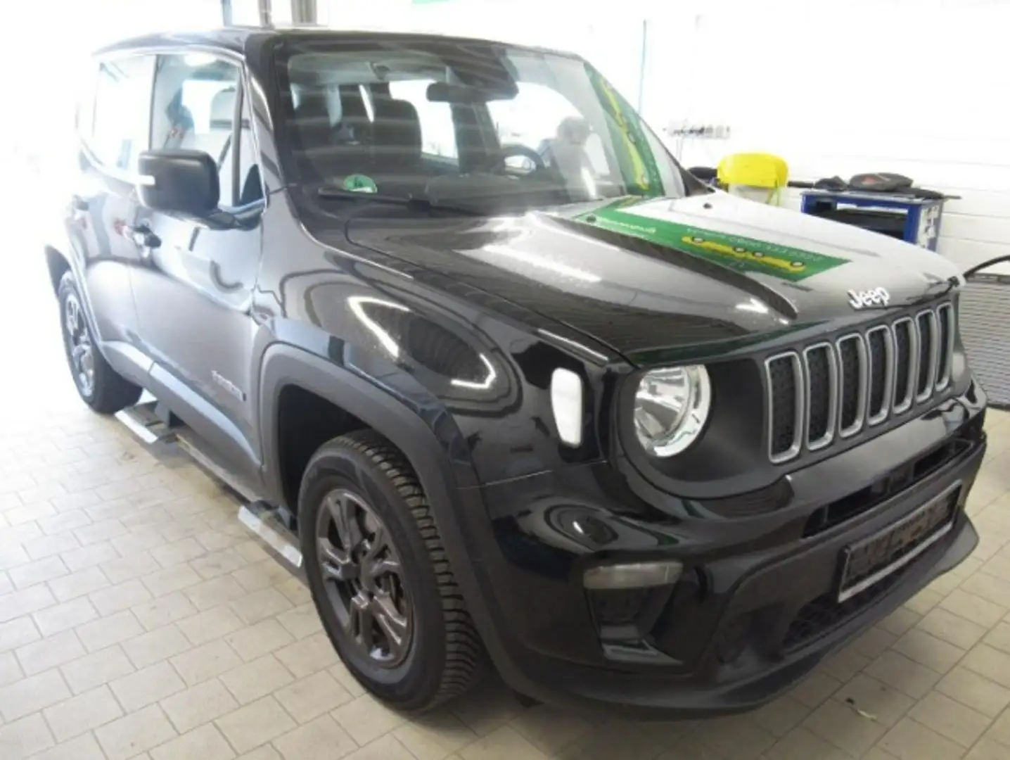 Jeep Renegade 1,5 130 PS Longitude Automatik Schwarz - 1