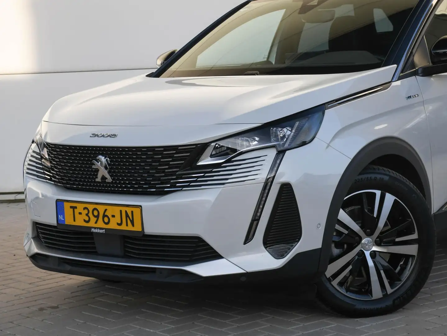 Peugeot 3008 GT 1.6 HYbrid 225pk Automaat MASSAGE | ADAPT. CRUI Weiß - 2