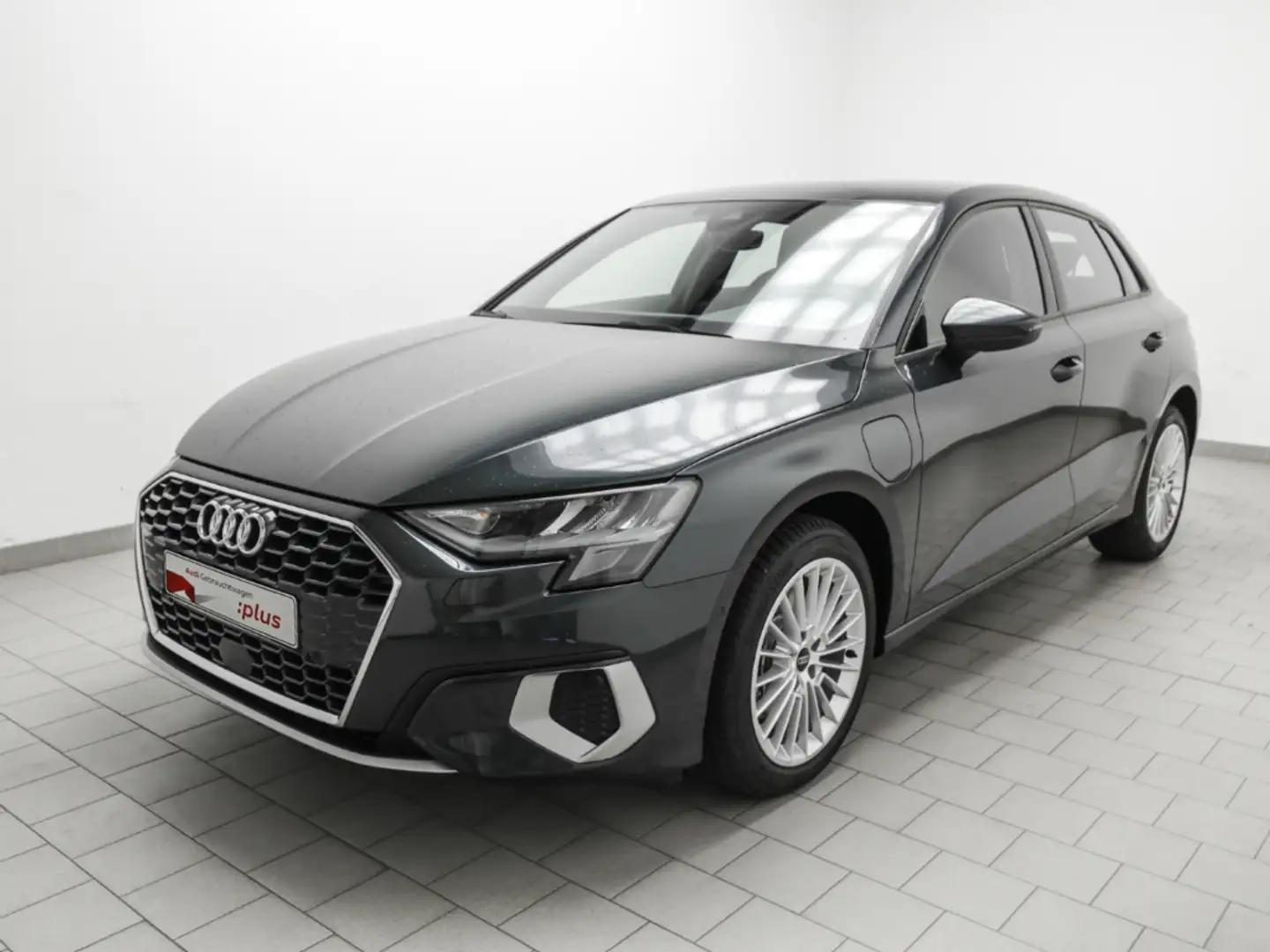 Audi A3 Sportback 40 TFSI e advanced ACC LED Navi Grau - 2