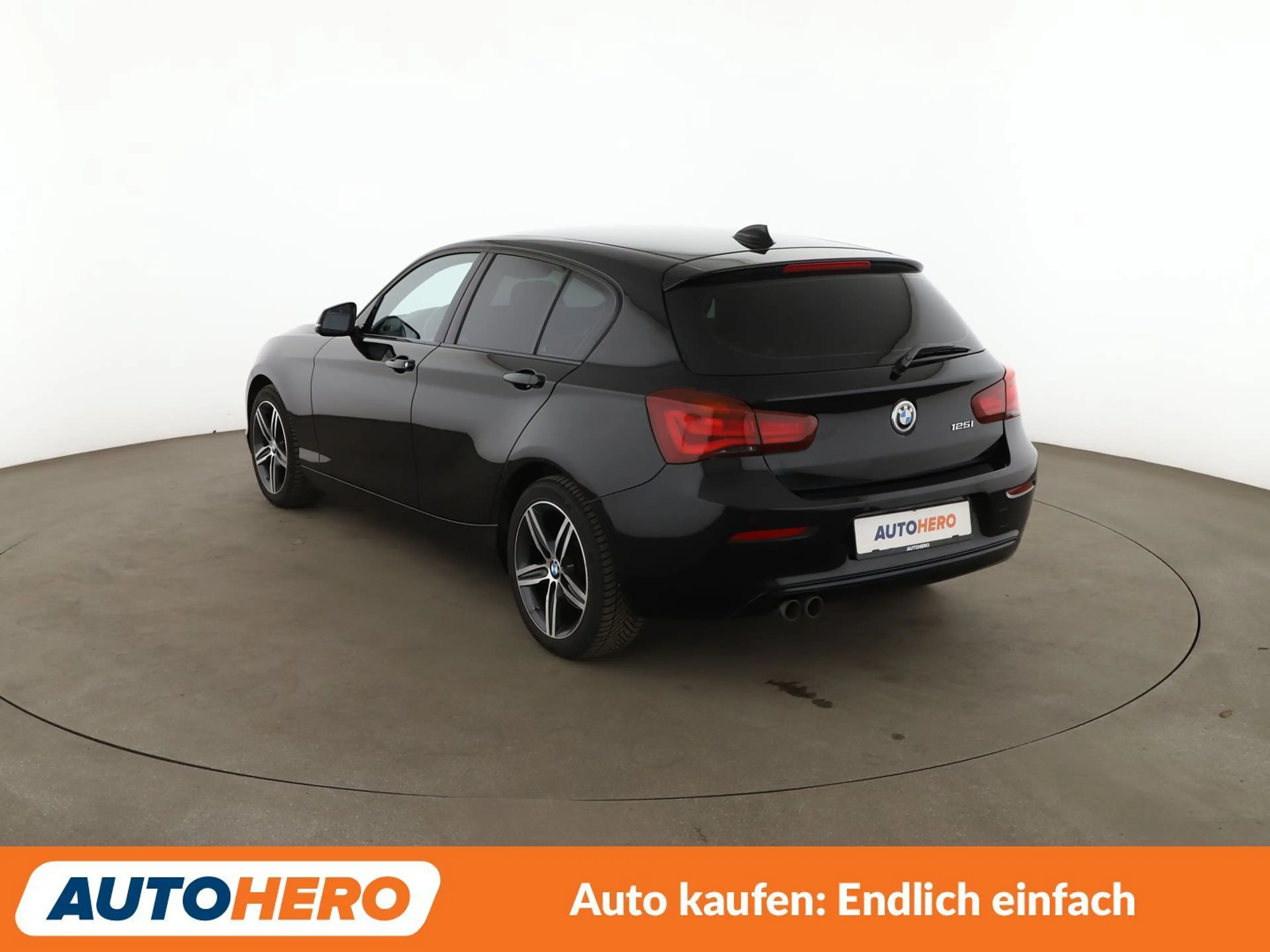 BMW 125 125i Edition Sport Line Shadow Aut.*NAVI*LED*PDC* — photo 4