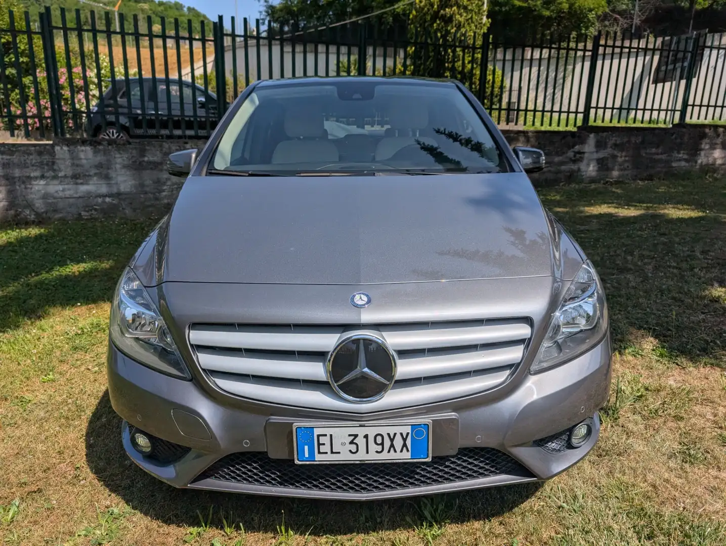 Mercedes-Benz B 180 B 180 BlueEFFICIENCY UNICO PROPRIETARIO Grijs - 2