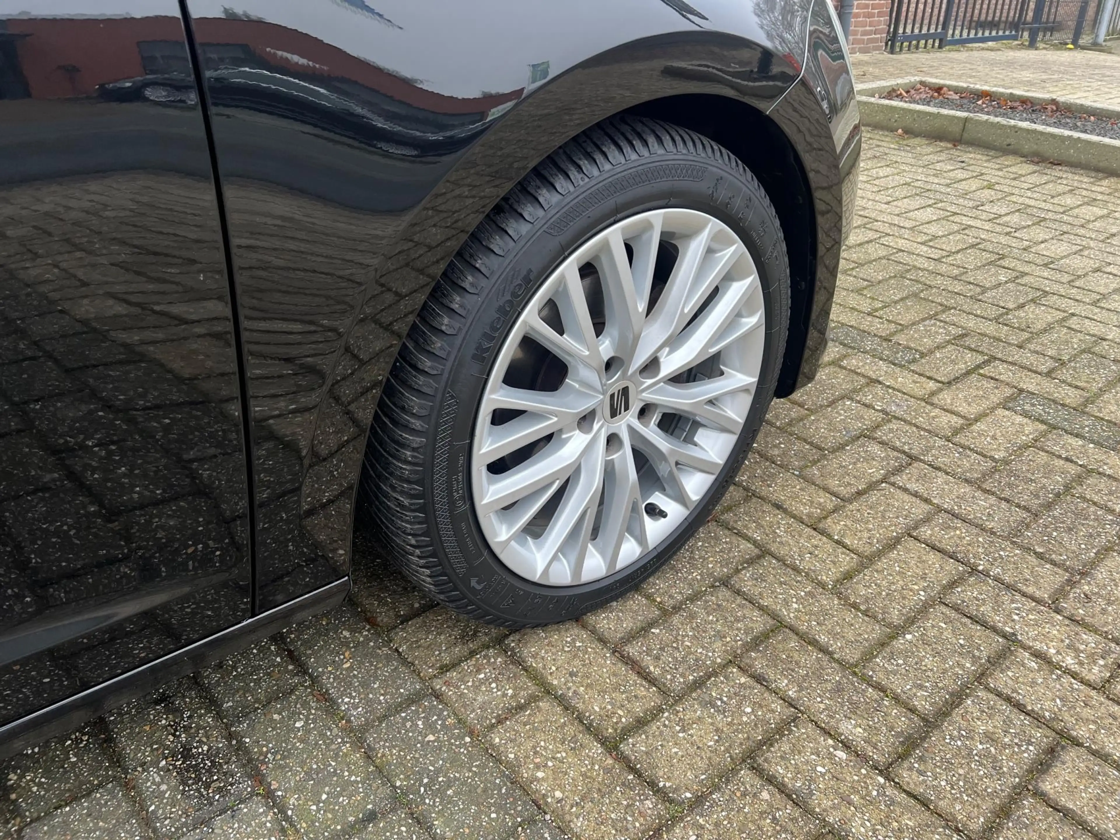 SEAT Leon ST 1.4 EcoTSI FR Connect, Cruise control, Led — photo 5