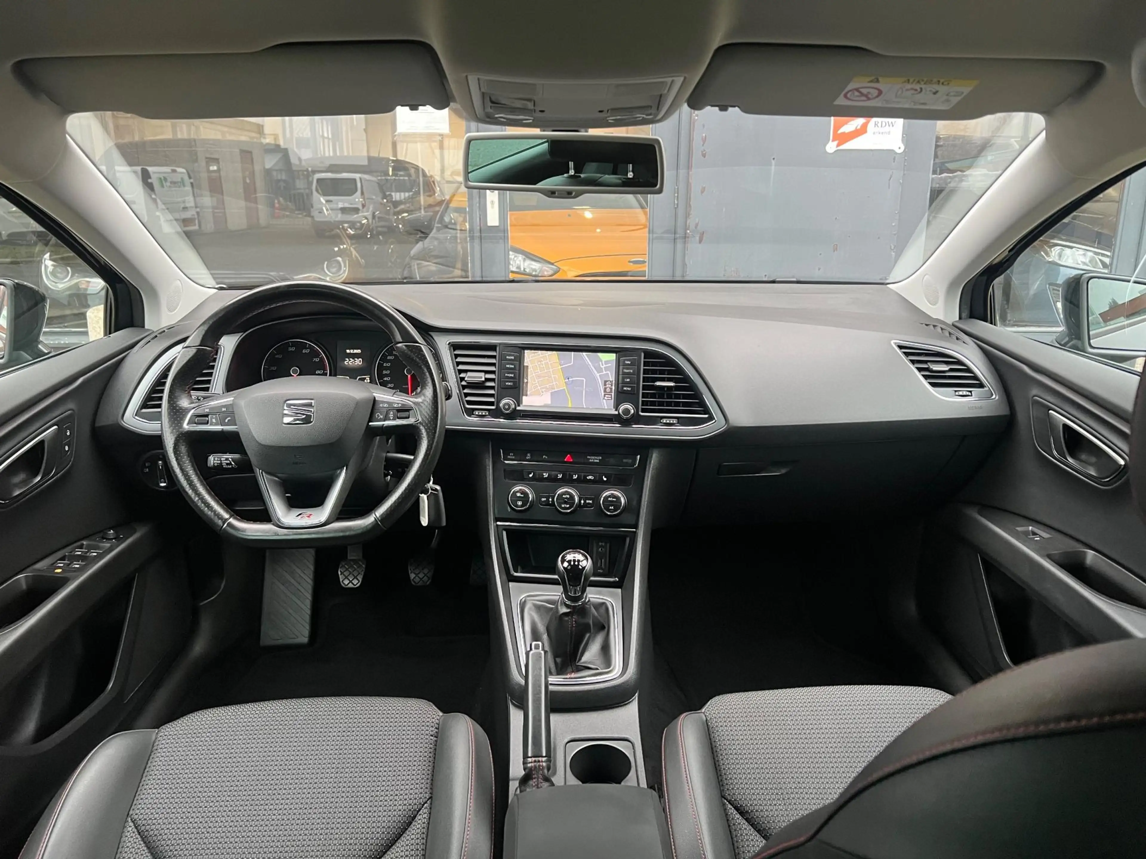 SEAT Leon ST 1.4 EcoTSI FR Connect, Cruise control, Led — photo 14