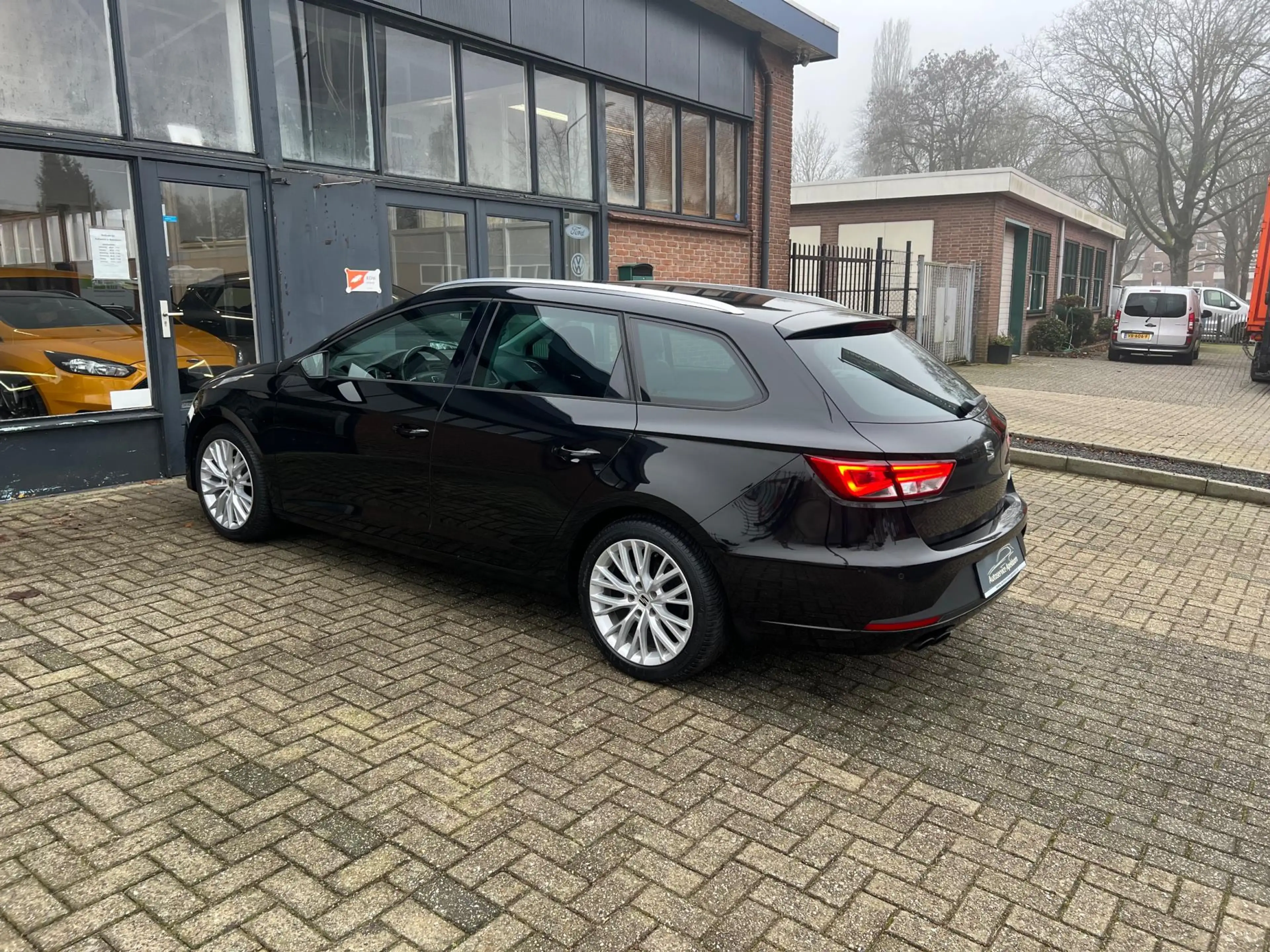 SEAT Leon ST 1.4 EcoTSI FR Connect, Cruise control, Led — photo 9