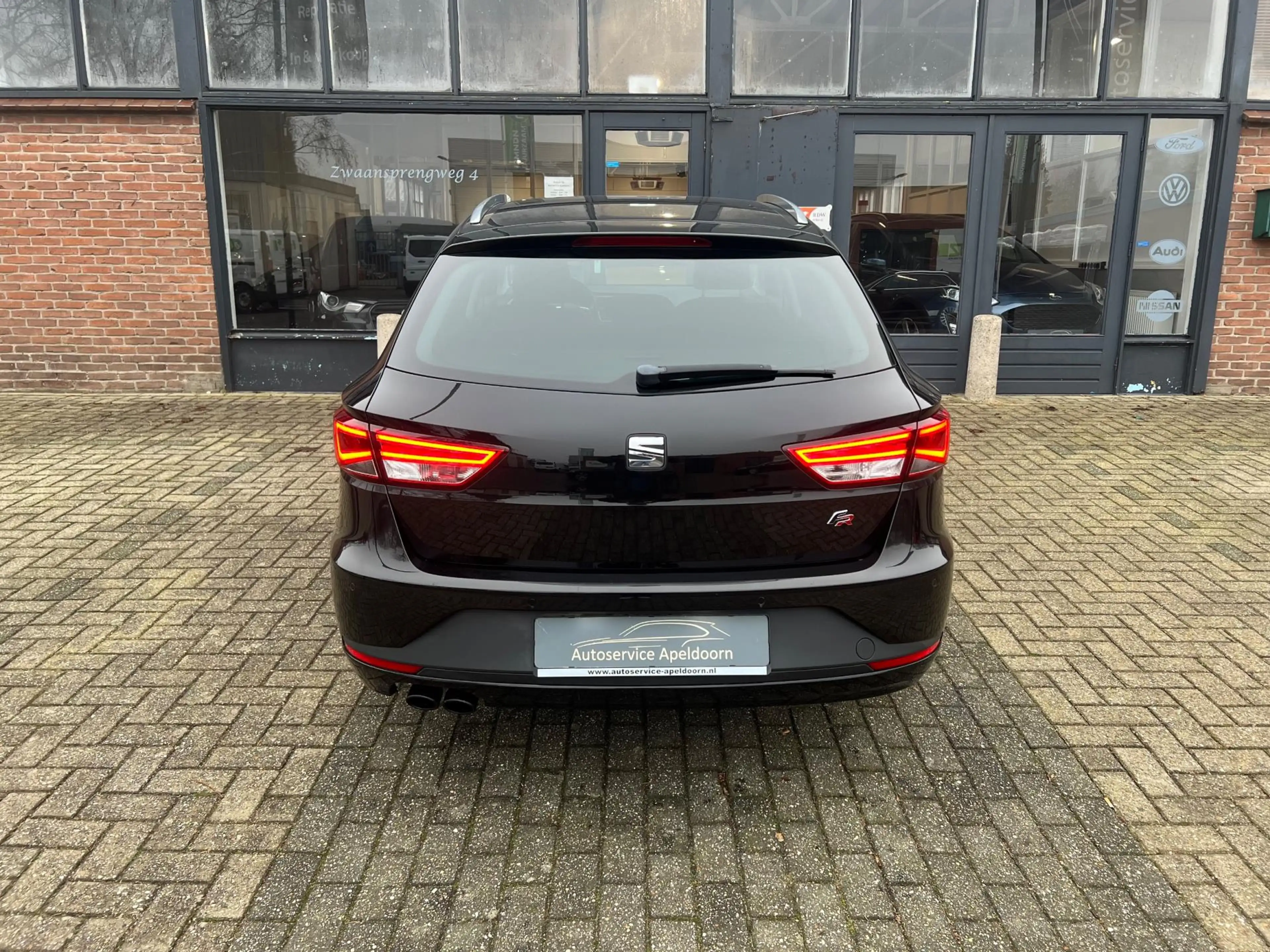 SEAT Leon ST 1.4 EcoTSI FR Connect, Cruise control, Led — photo 8